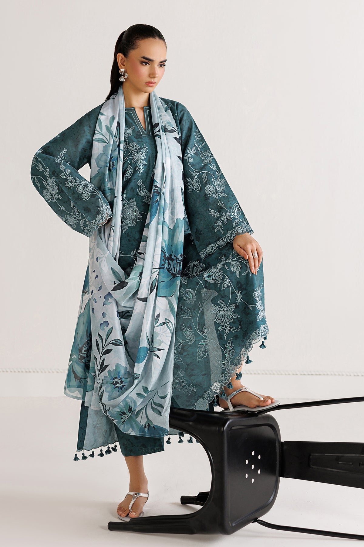 EMBROIDERED LAWN SF-4493