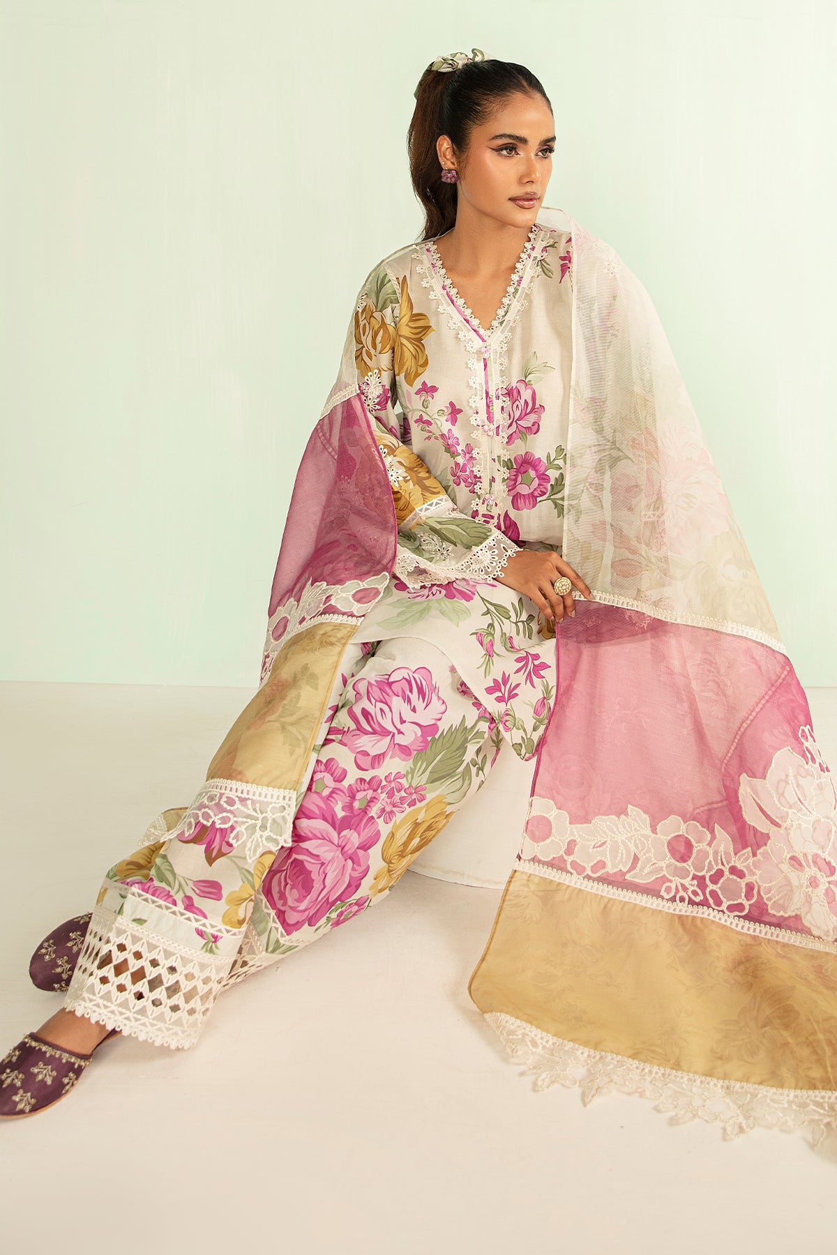 EMBROIDERED LAWN UF-402