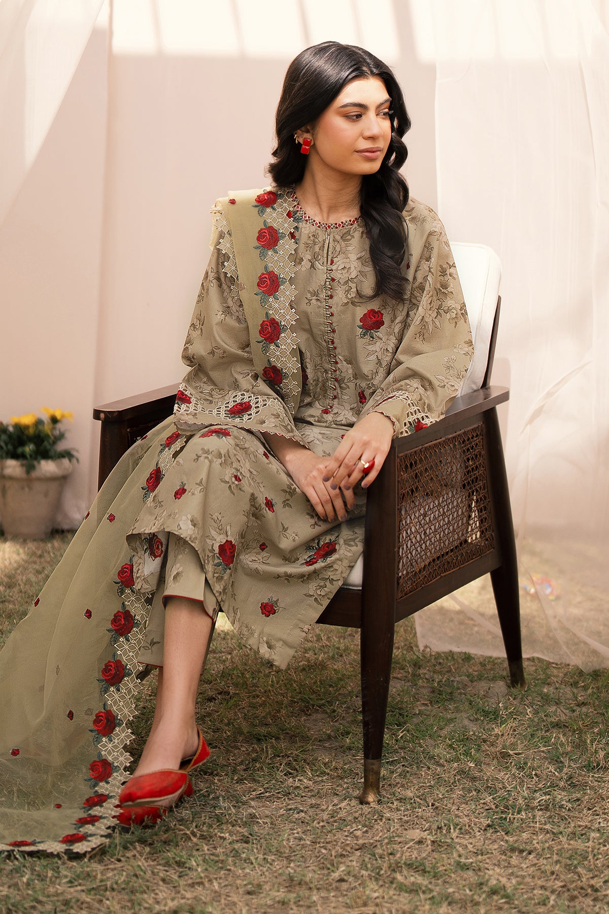 EMBROIDERED PRINTED LAWN UF-594