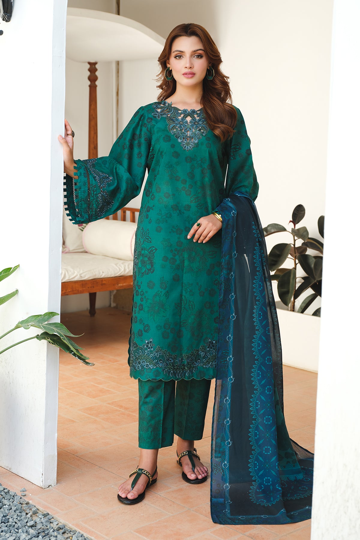 EMBROIDERED PRINTED LAWN UF-646