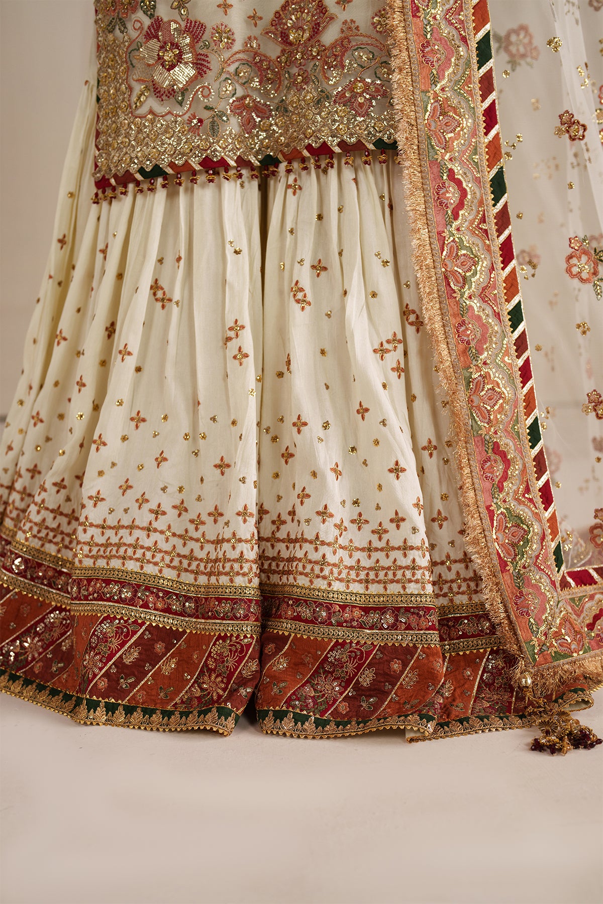 EMBROIDERED NET SF-4368