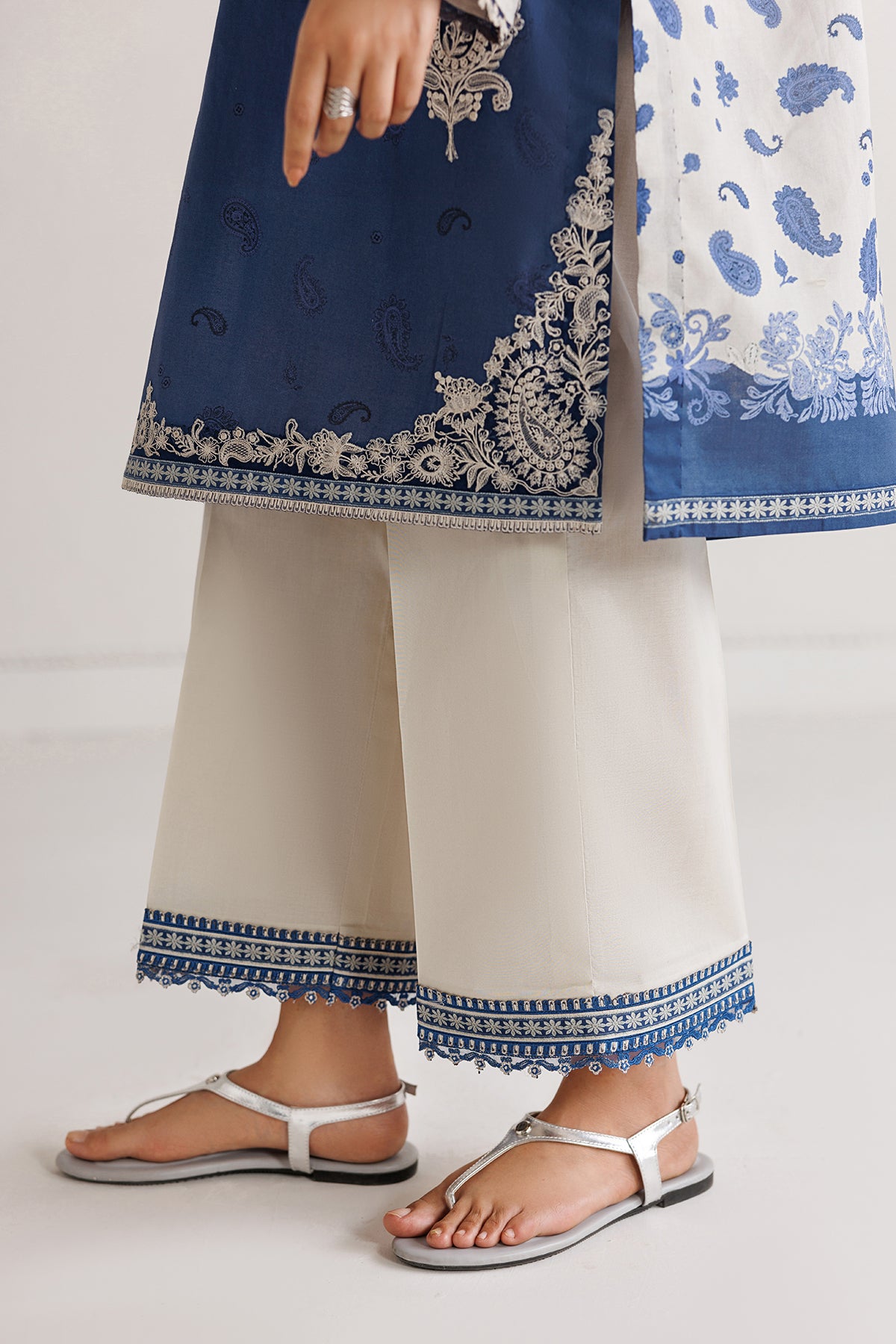 EMBROIDERED LAWN SF-4494