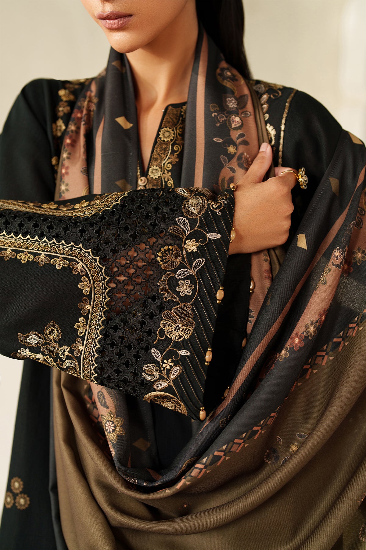 EMBROIDERED KHADDAR SF-4328