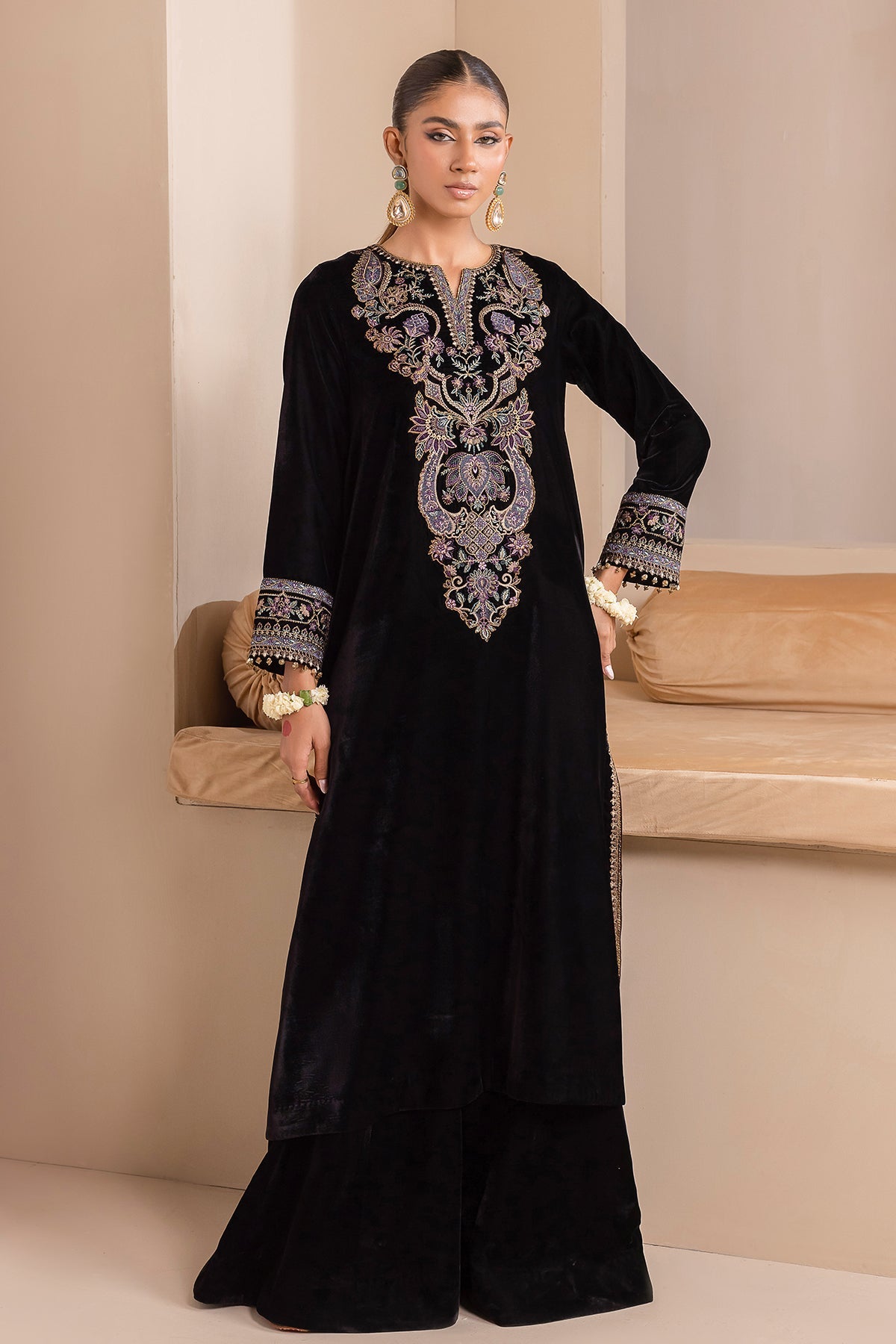 EMBROIDERED VELVET SF-426