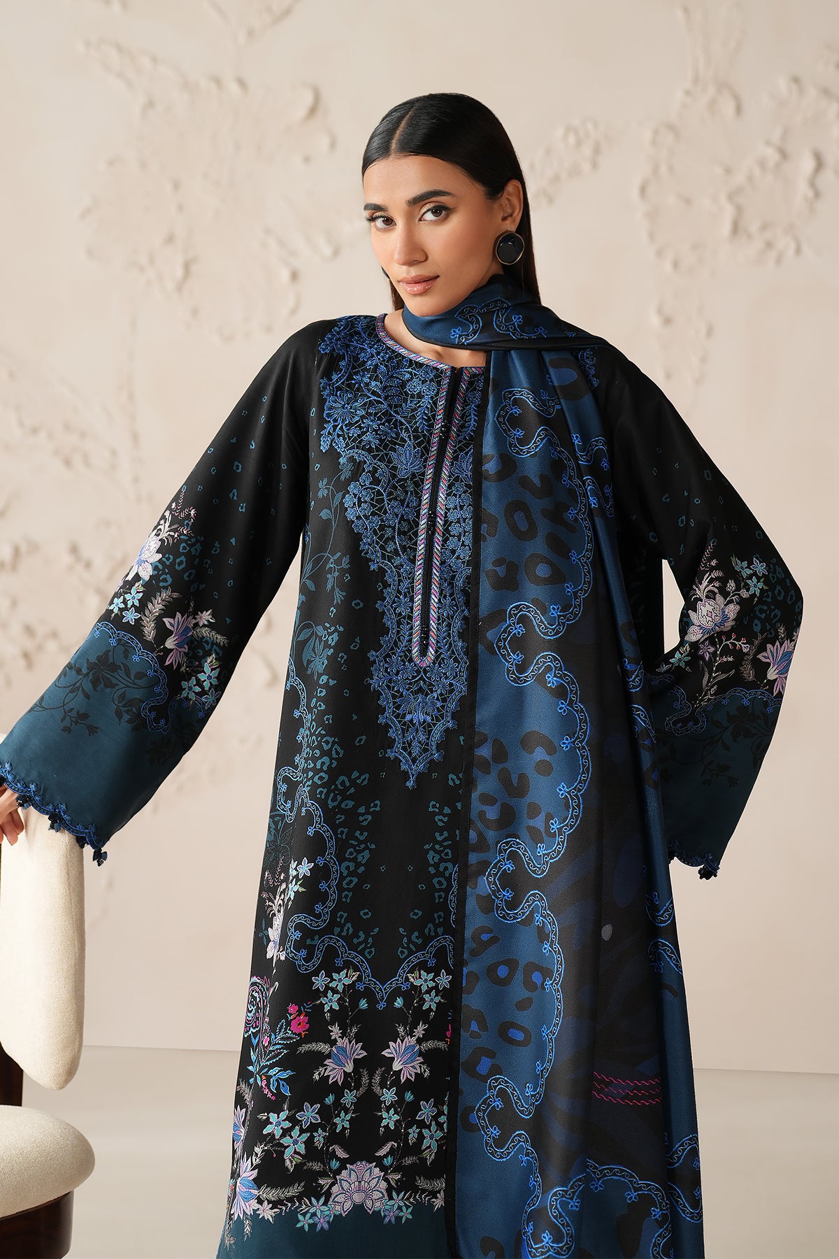 EMBROIDERED VISCOSE SILK SF-4306