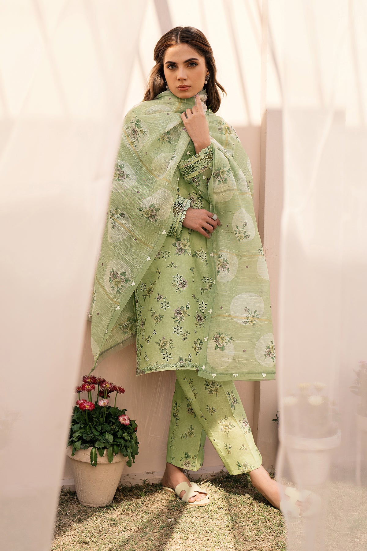 EMBROIDERED PRINTED LAWN UF-595