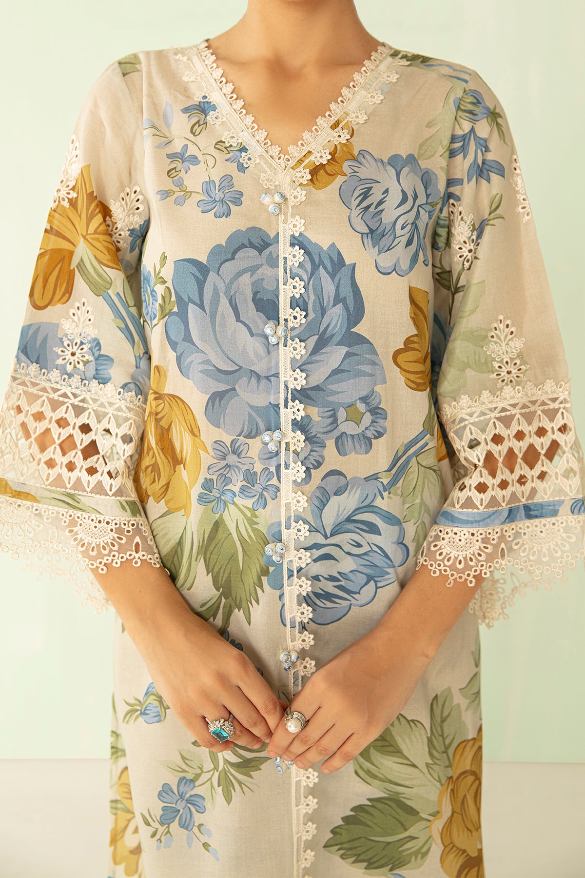 EMBROIDERED LAWN UF-403