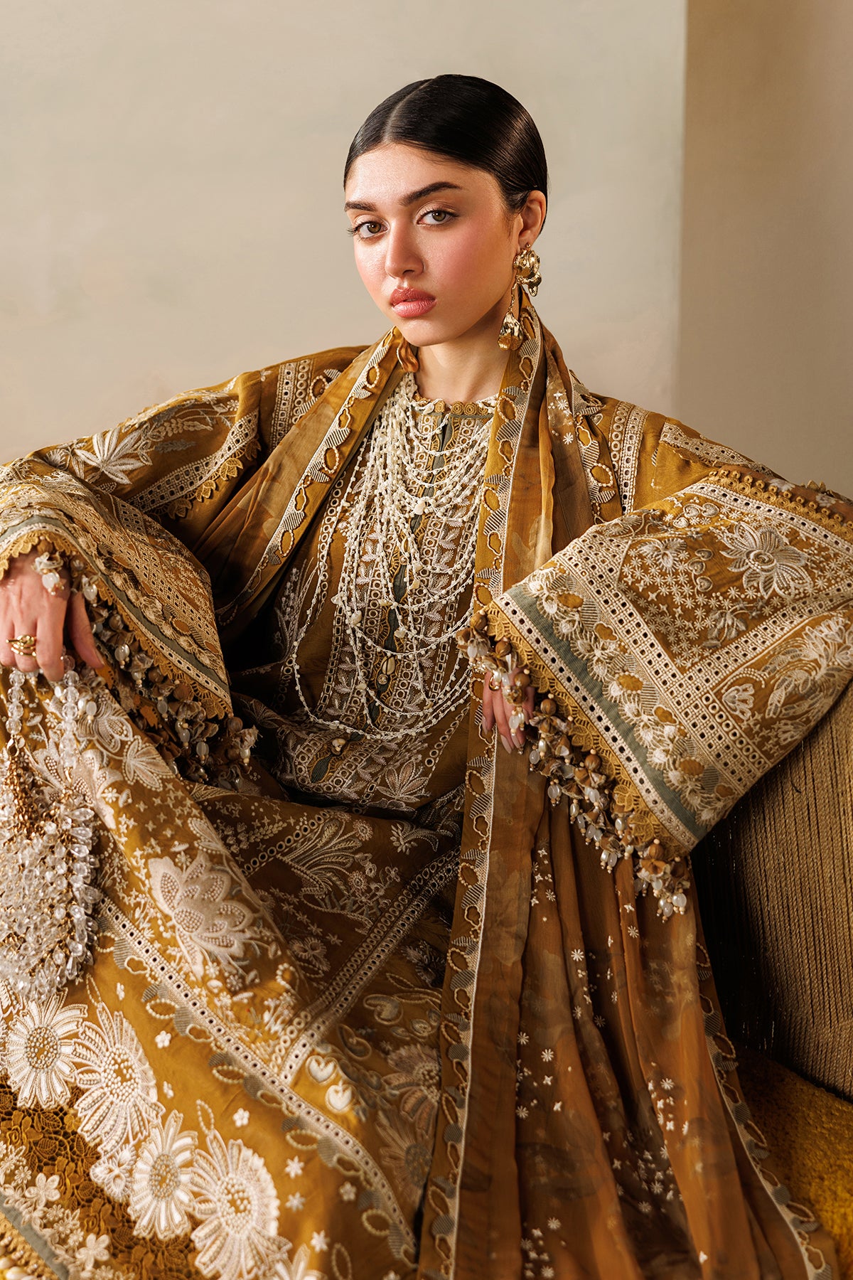 EMBROIDERED LAWN EL26-D07 STITCHED