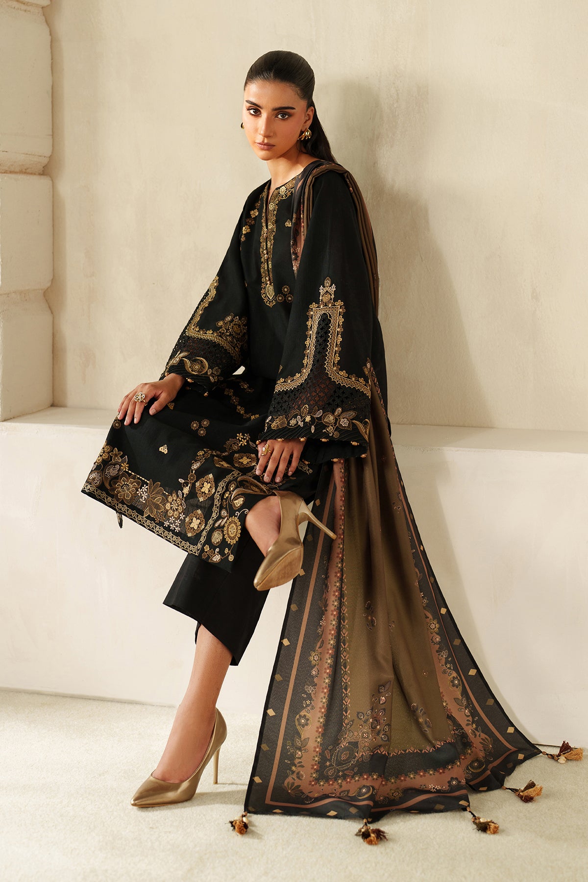 EMBROIDERED KHADDAR SF-4328