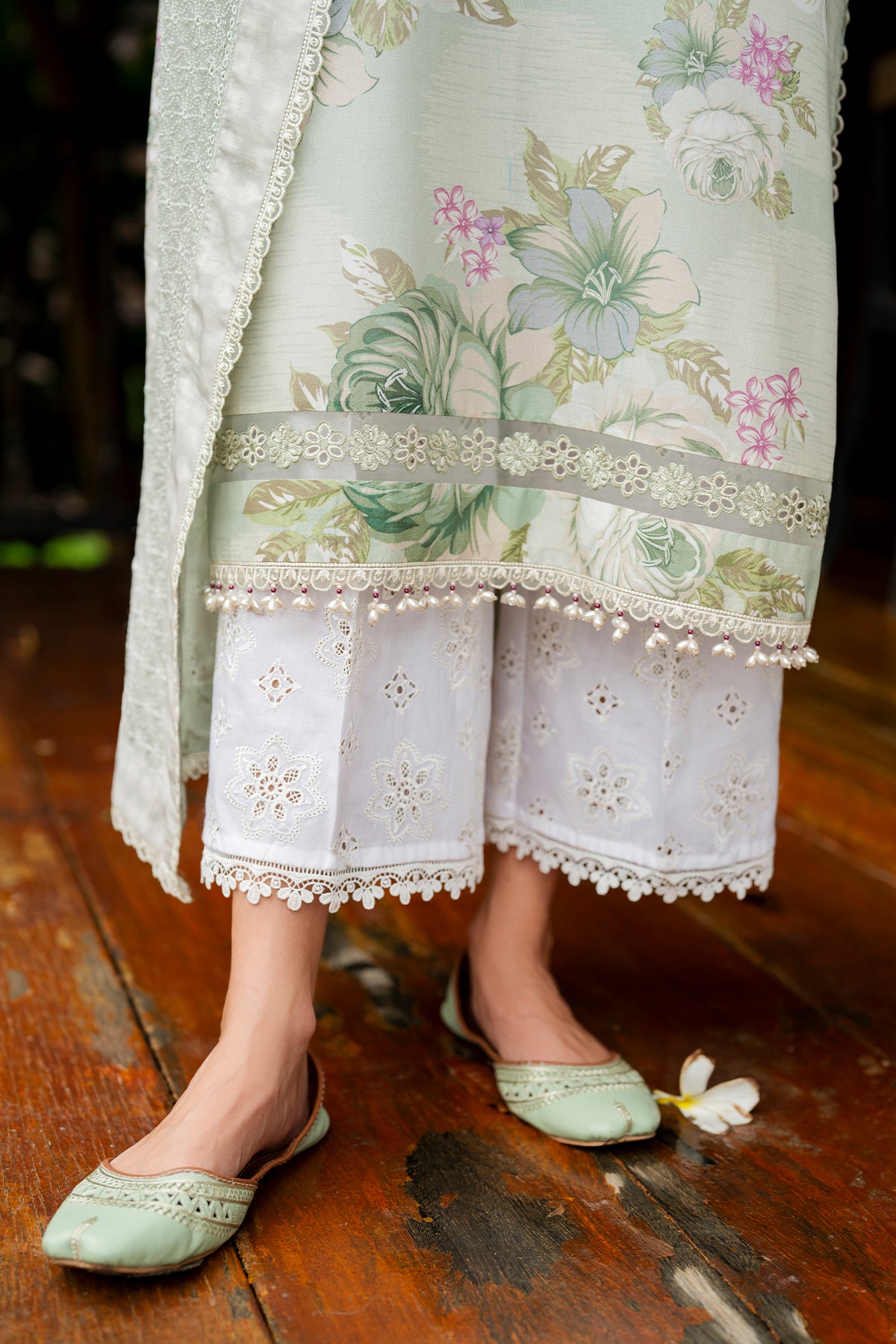 EMBROIDERED LAWN UF-4269