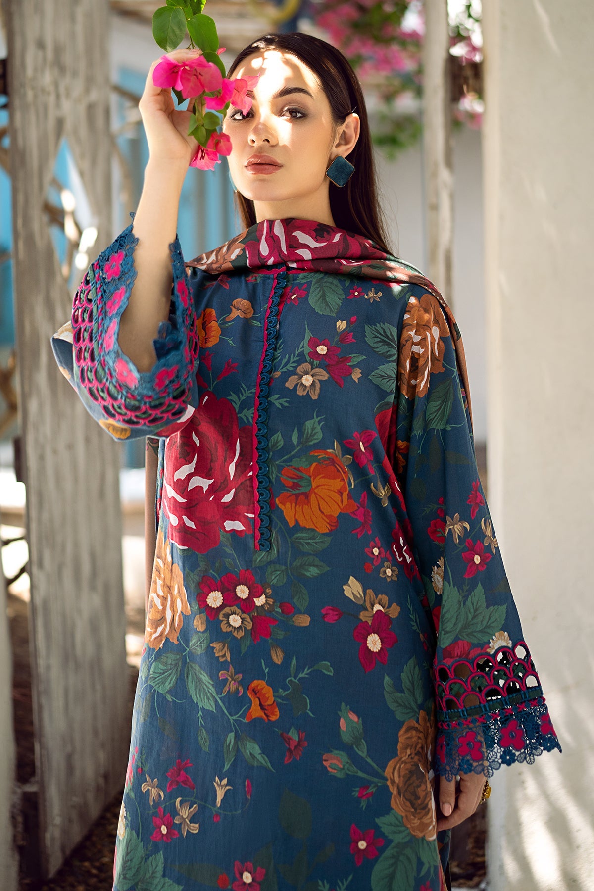 EMBROIDERED PRINTED LAWN SF-548