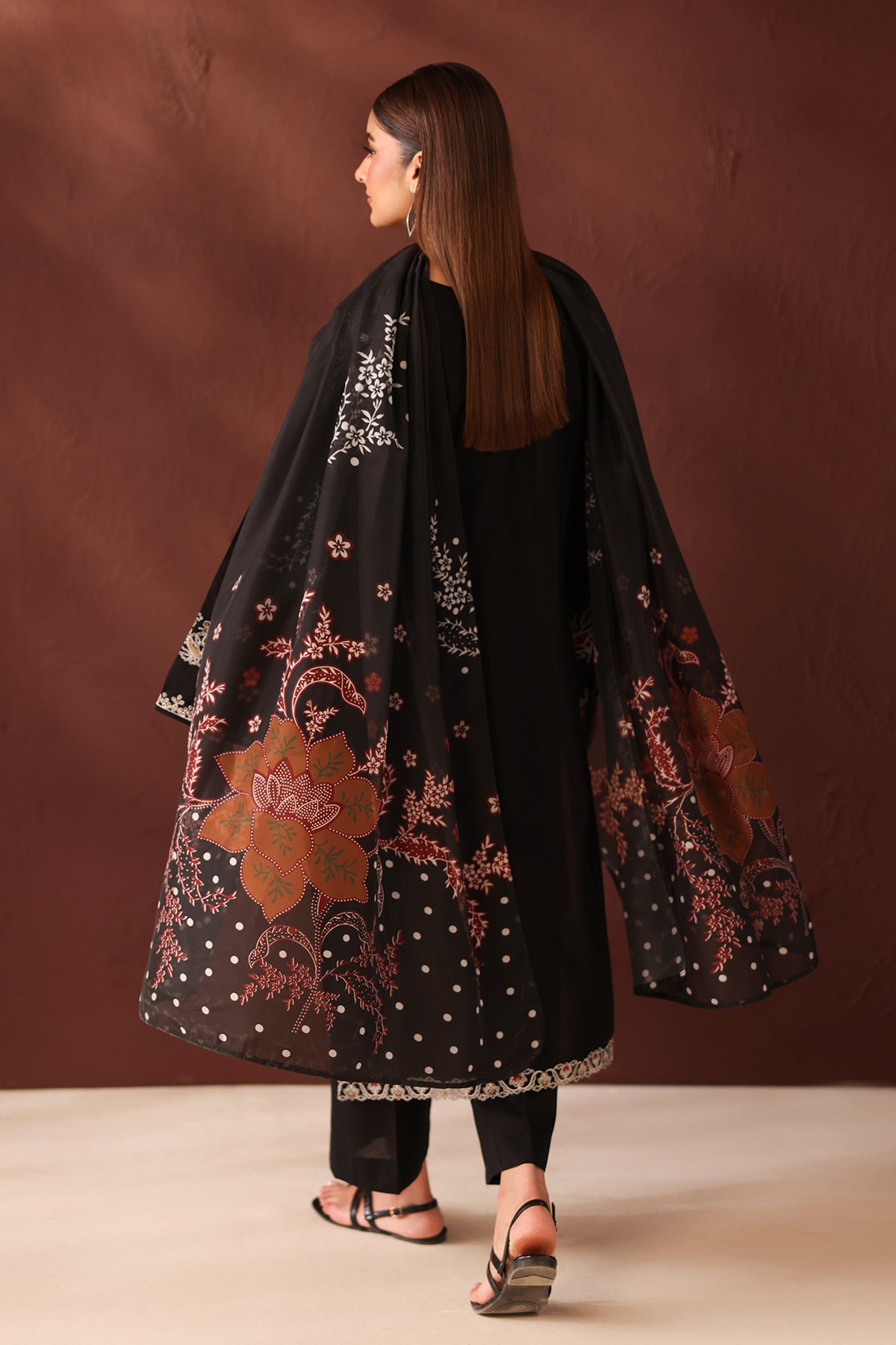 EMBROIDERED LAWN UF-4483
