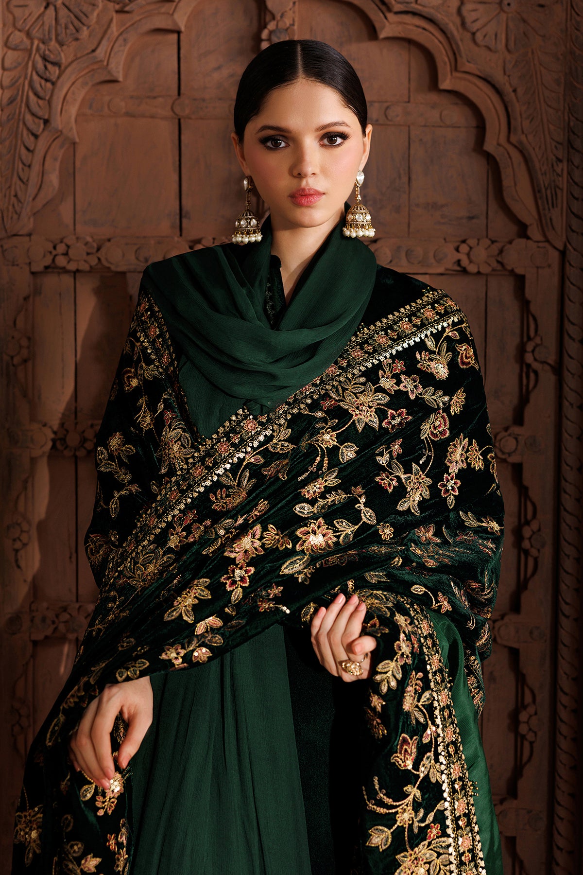 EMBROIDERED VELVET SHAWL VS-68