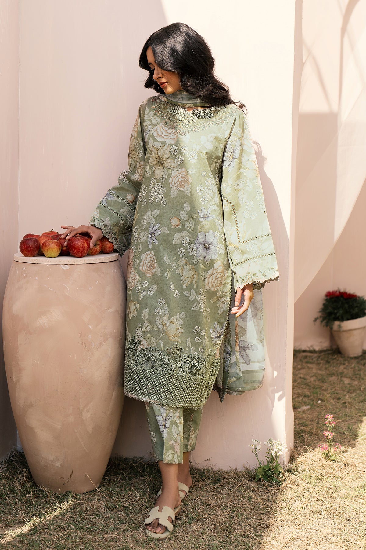EMBROIDERED PRINTED LAWN UF-596