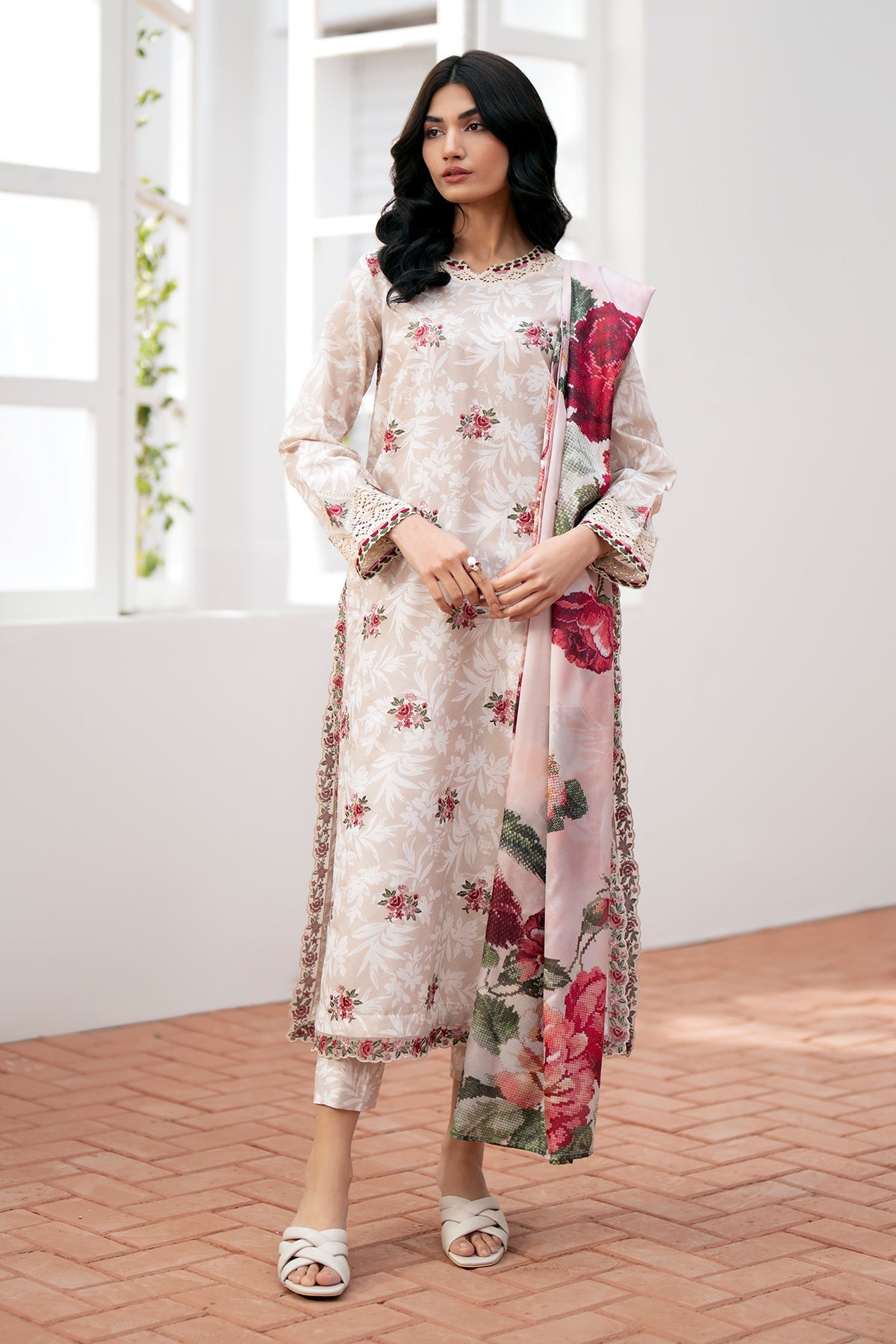 EMBROIDERED LAWN SF-535