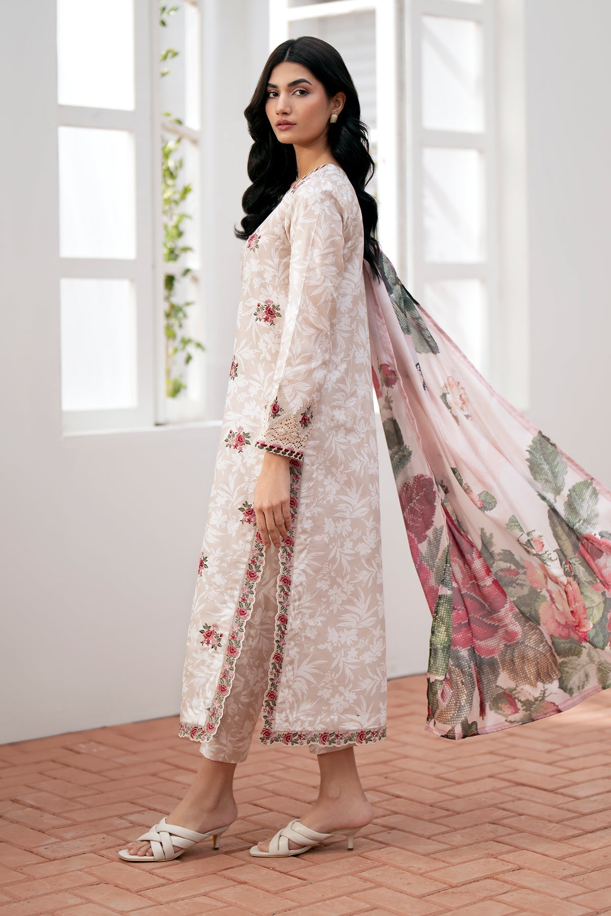 EMBROIDERED LAWN SF-535