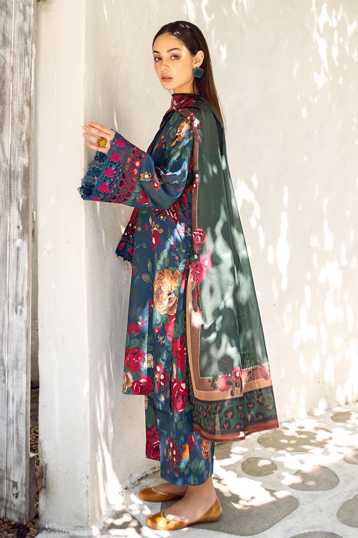 EMBROIDERED PRINTED LAWN SF-548