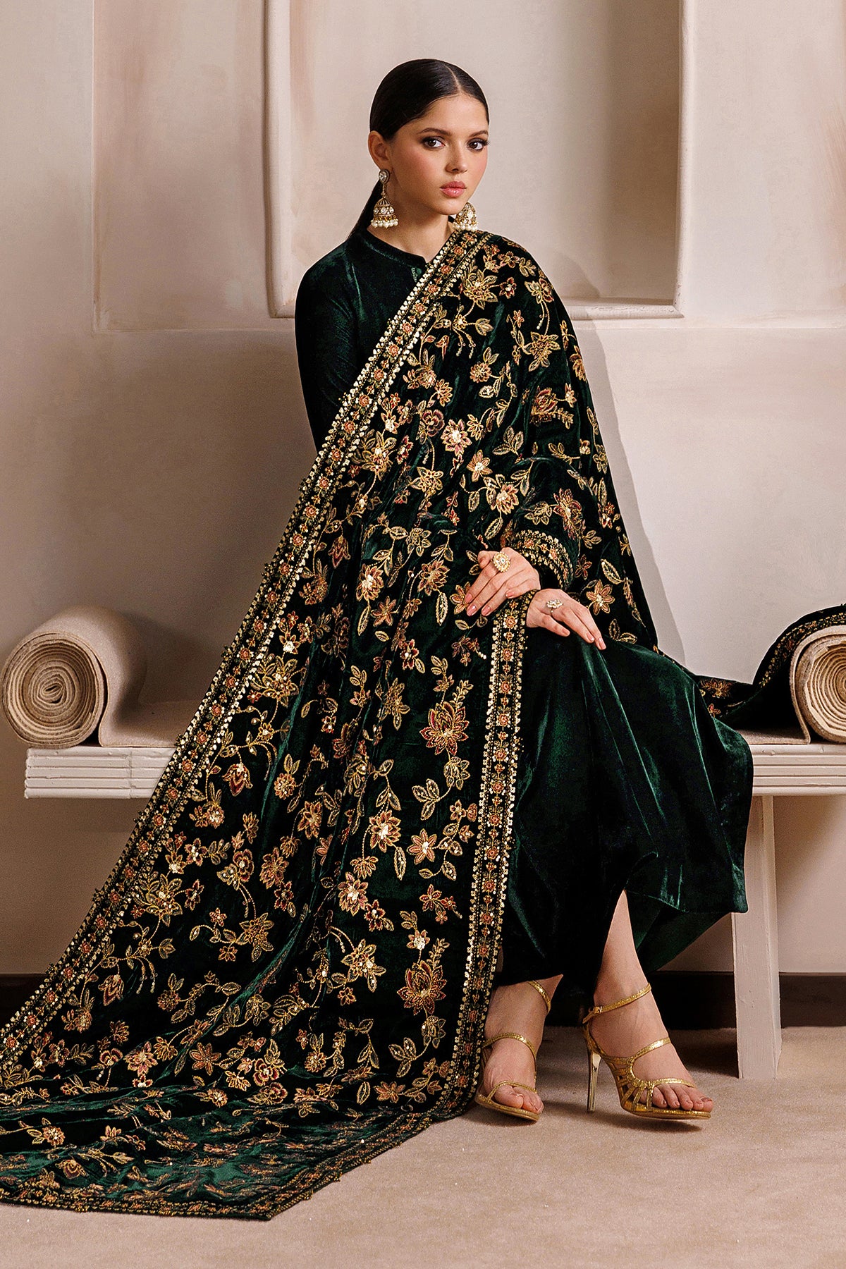 EMBROIDERED VELVET SHAWL VS-68