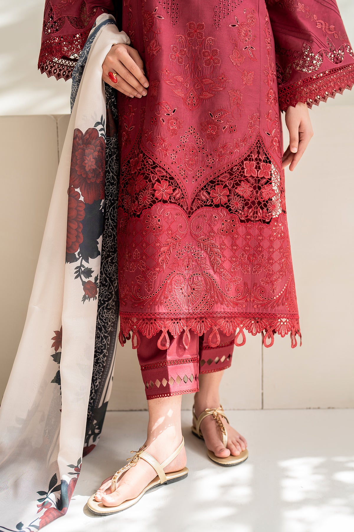 EMBROIDERED LAWN UF-676