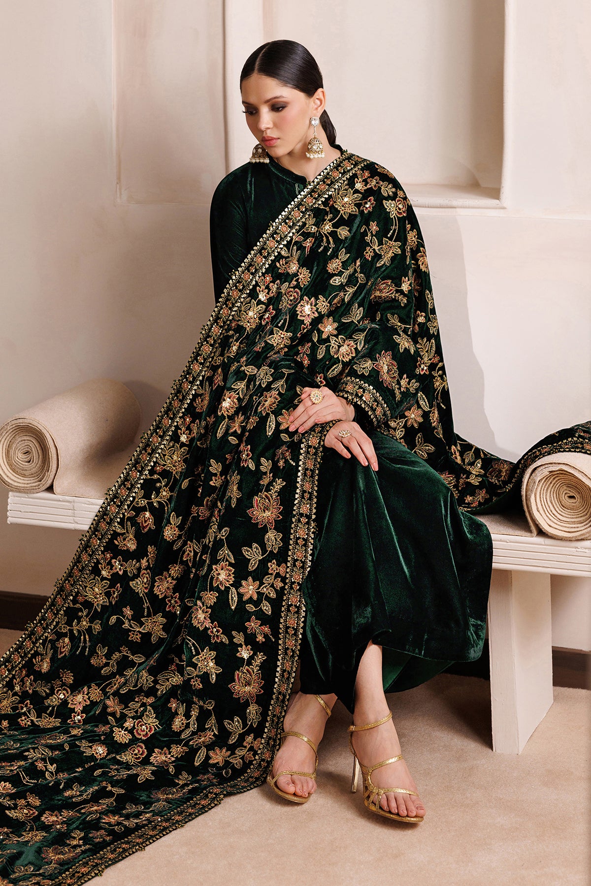 EMBROIDERED VELVET SHAWL VS-68