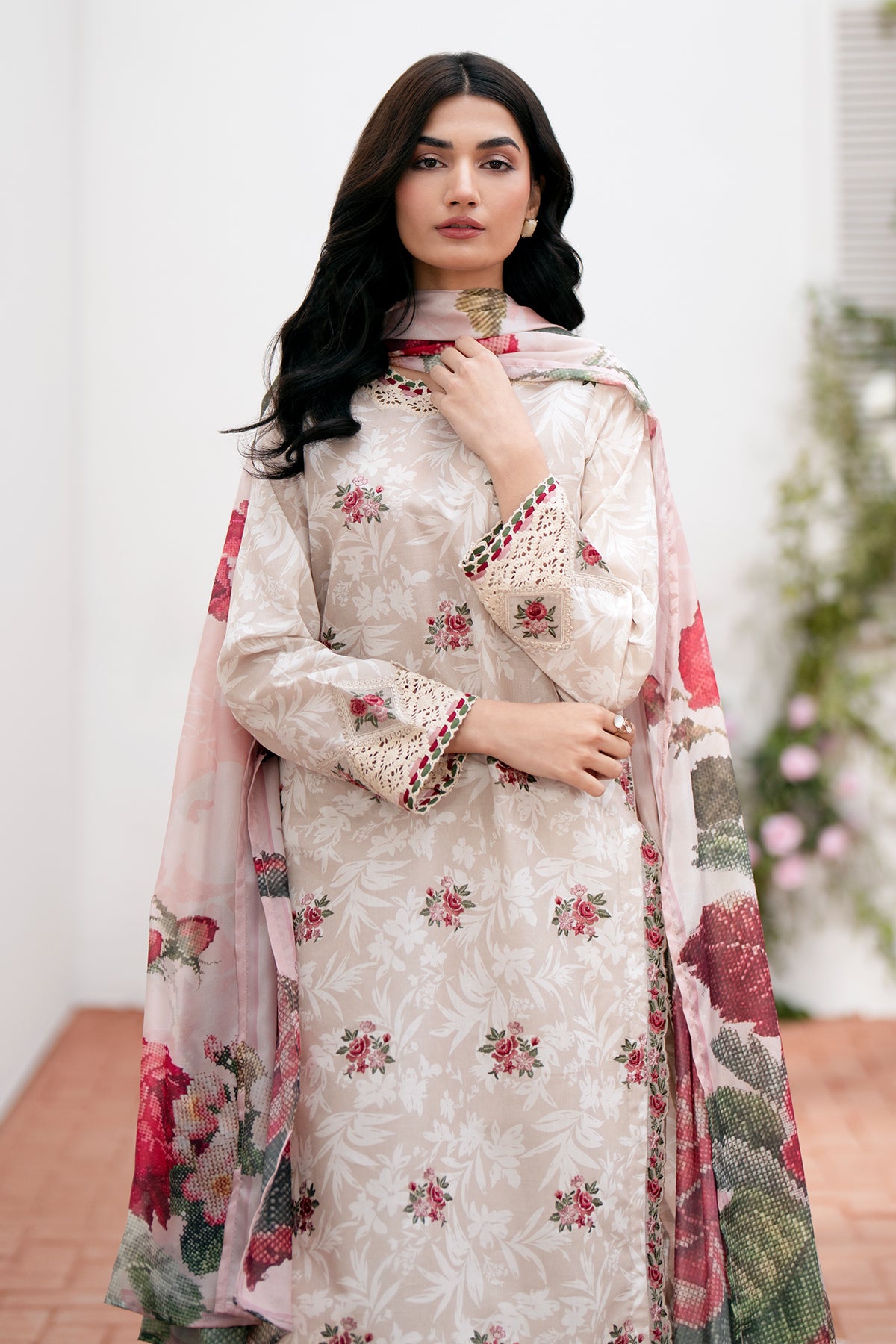 EMBROIDERED LAWN UF-535