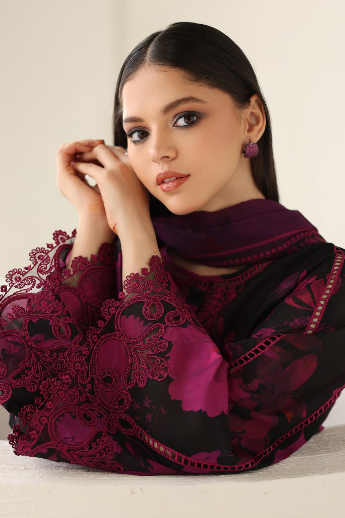 EMBROIDERED LAWN UF-4174