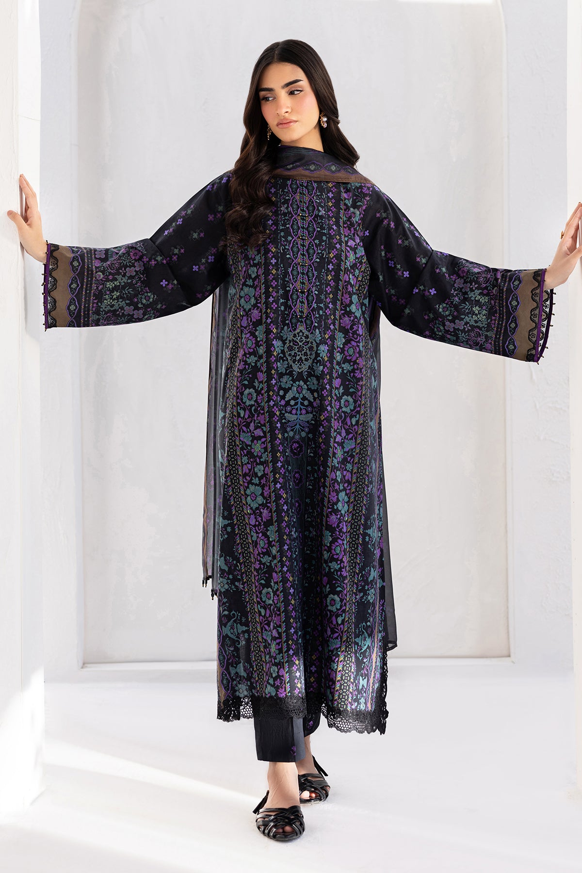 EMBROIDERED LAWN UF-4453