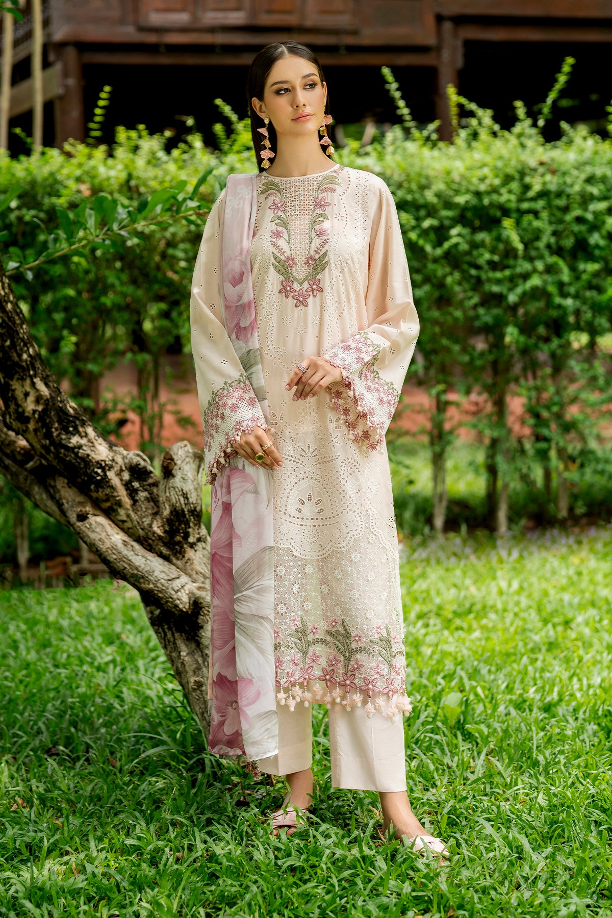 EMBROIDERED LAWN SF-4272
