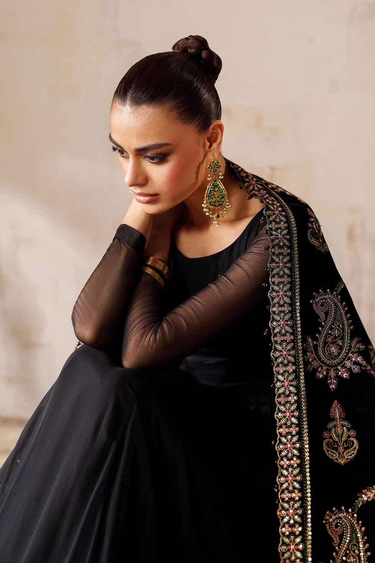 EMBROIDERED VELVET SHAWL VS-61