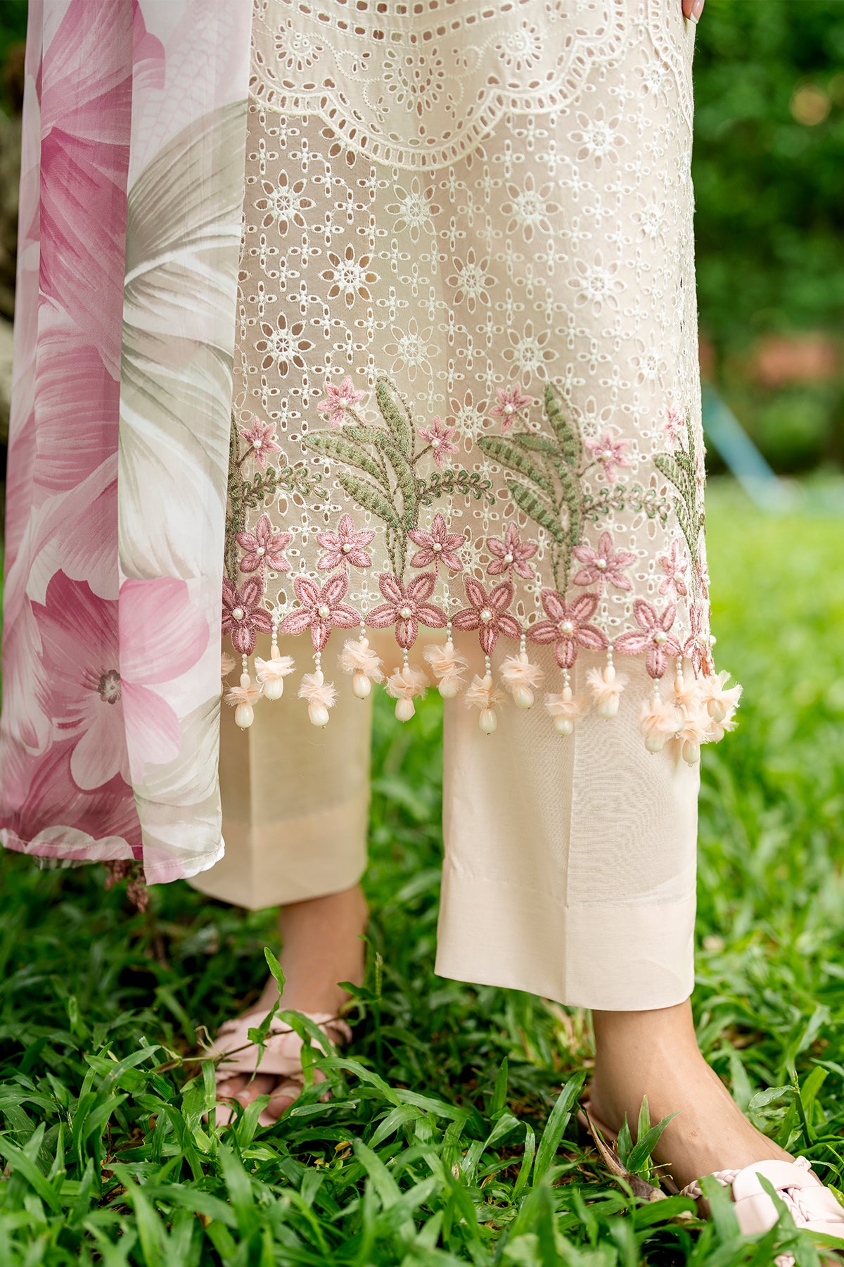 EMBROIDERED LAWN UF-4272