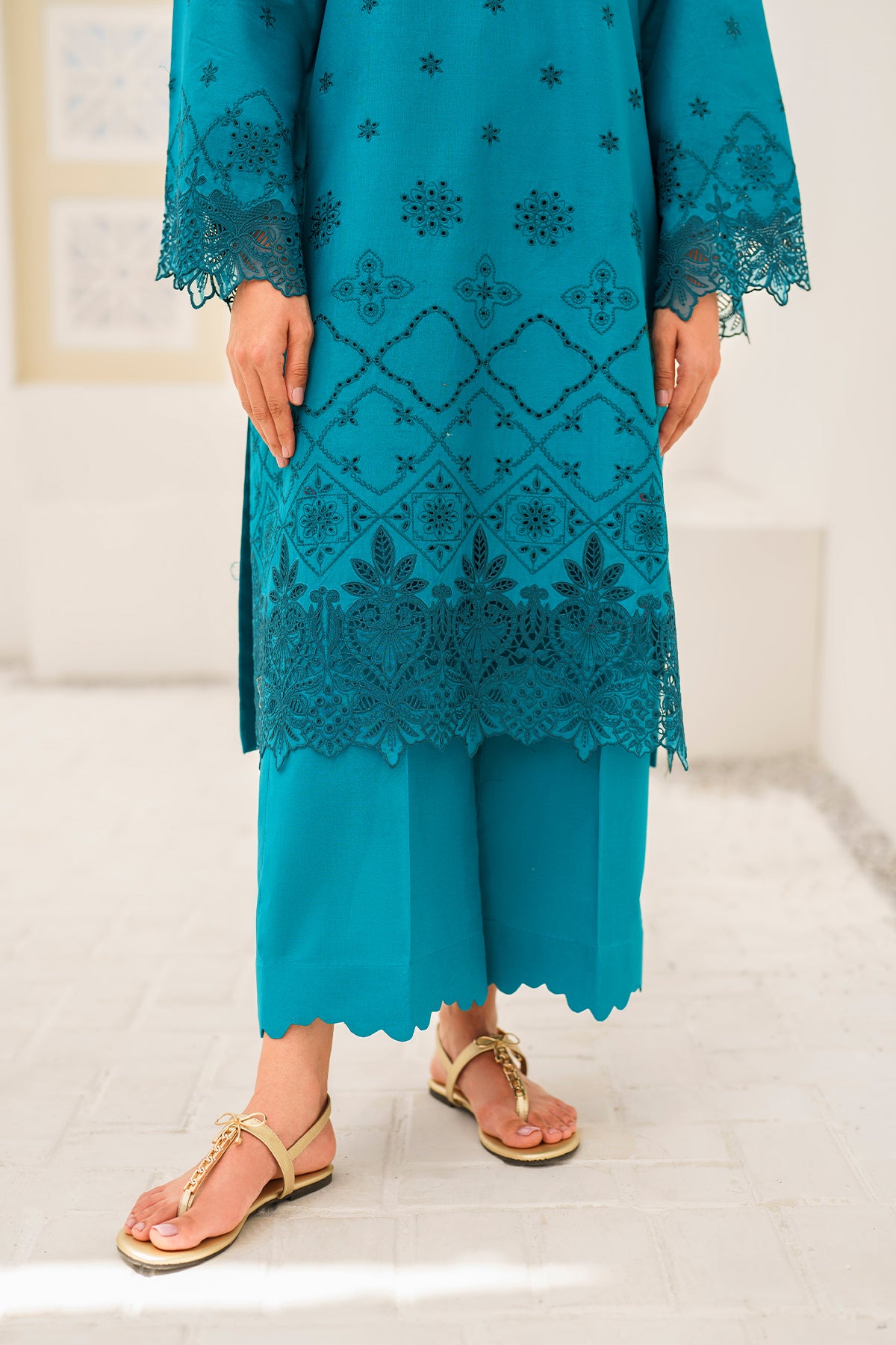 EMBROIDERED SCHIFFLI LAWN PR-950