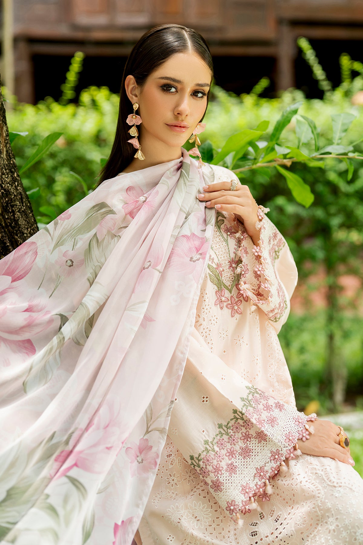 EMBROIDERED LAWN UF-4272