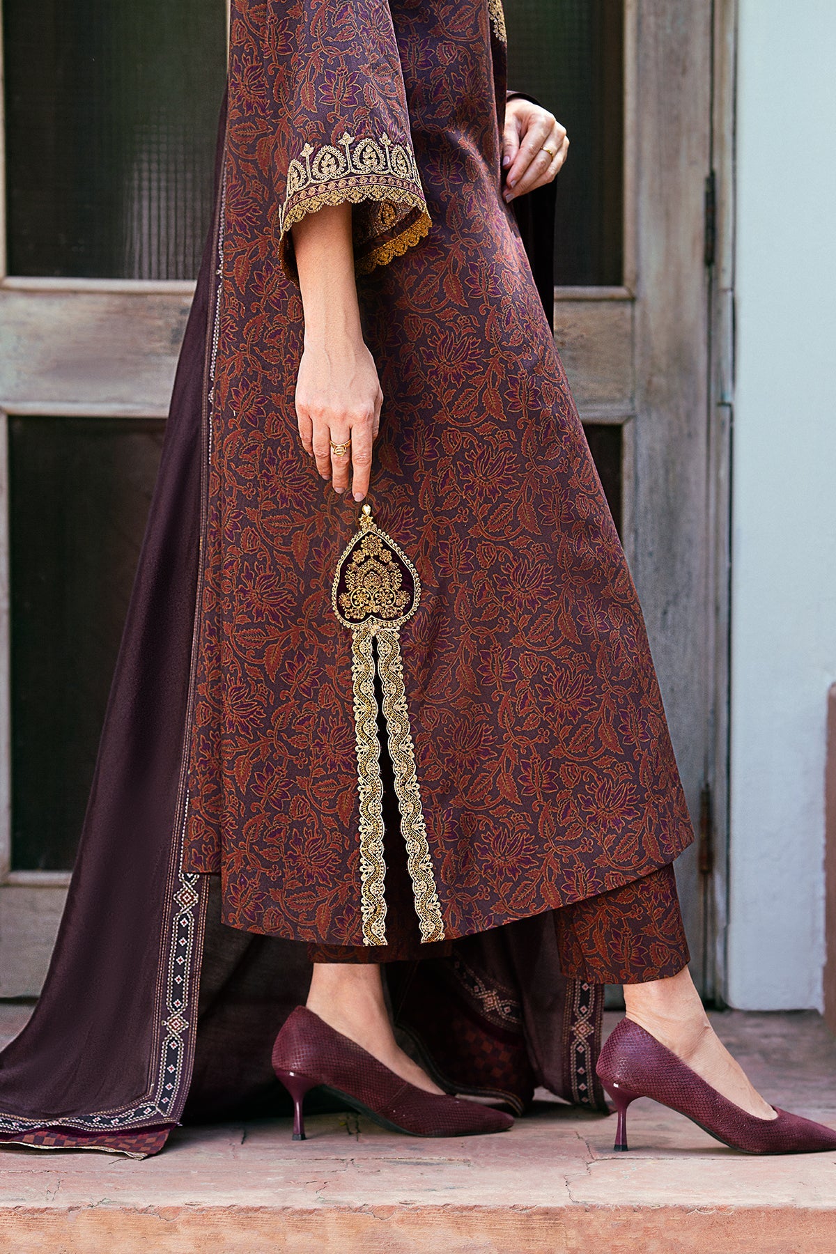 EMBROIDERED VISCOSE SF-768