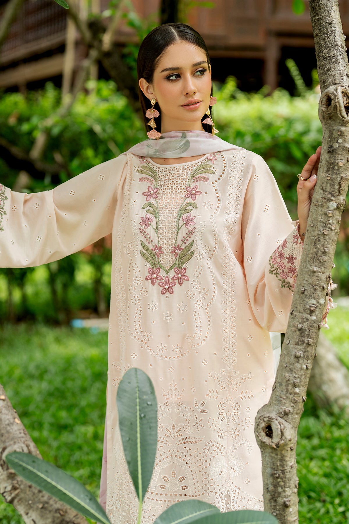 EMBROIDERED LAWN UF-4272