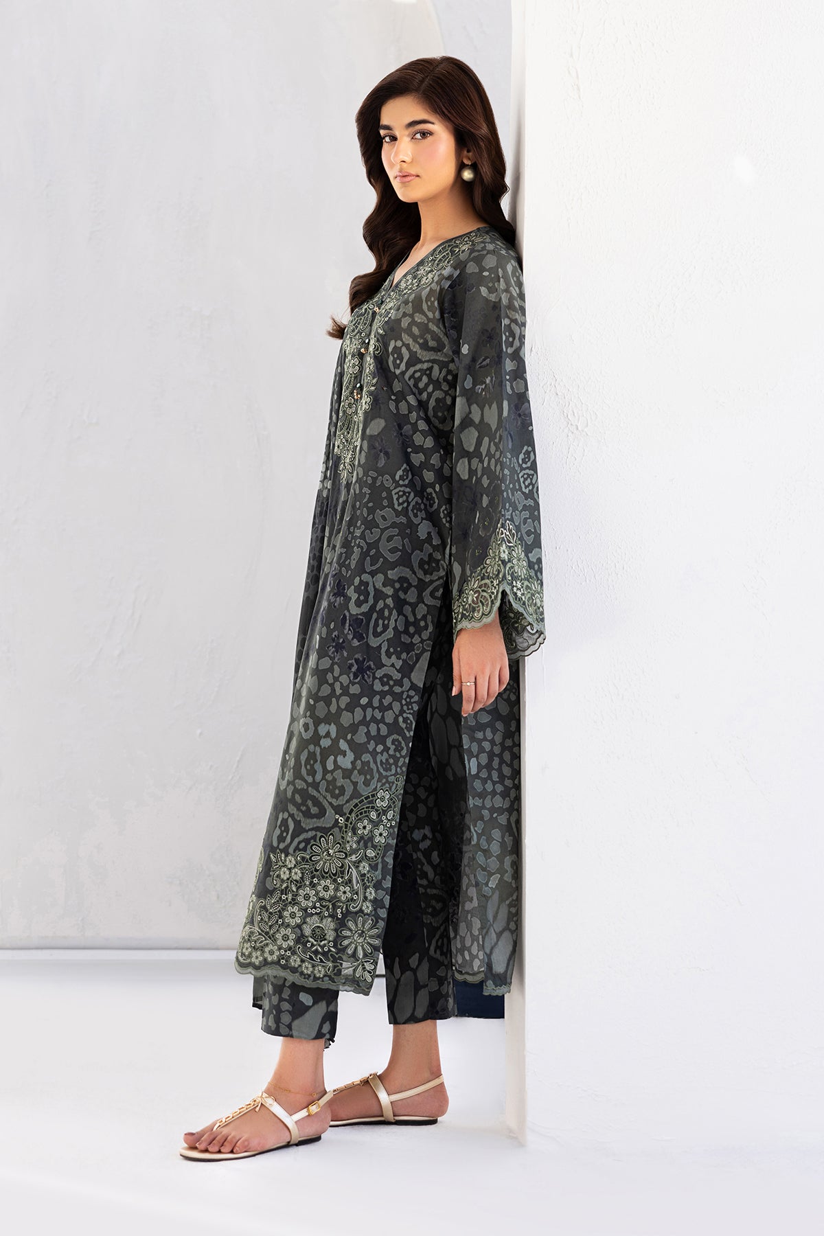 EMBROIDERED LAWN UF-4454