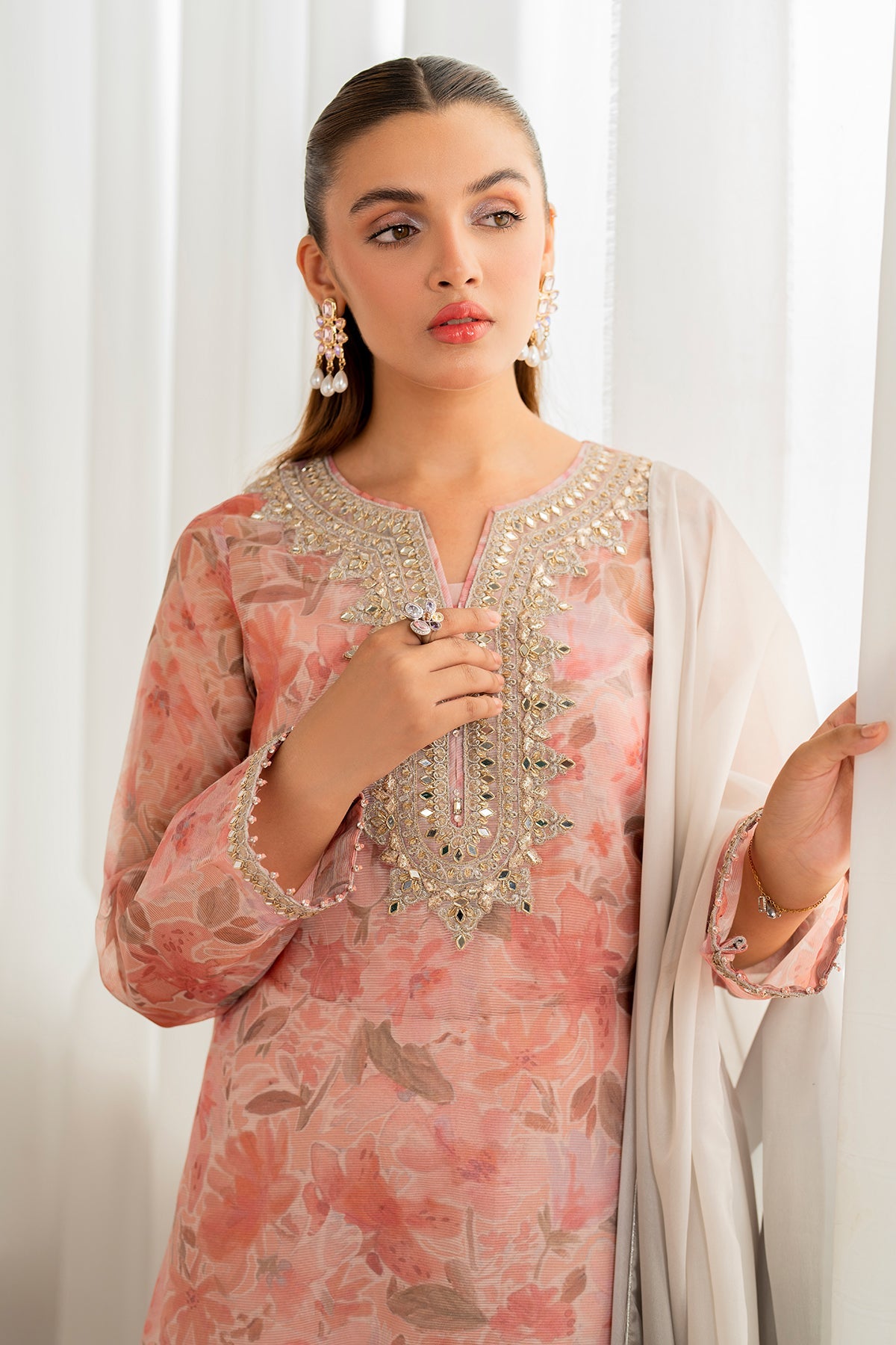 EMBROIDERED COTTON PATTI SF-695