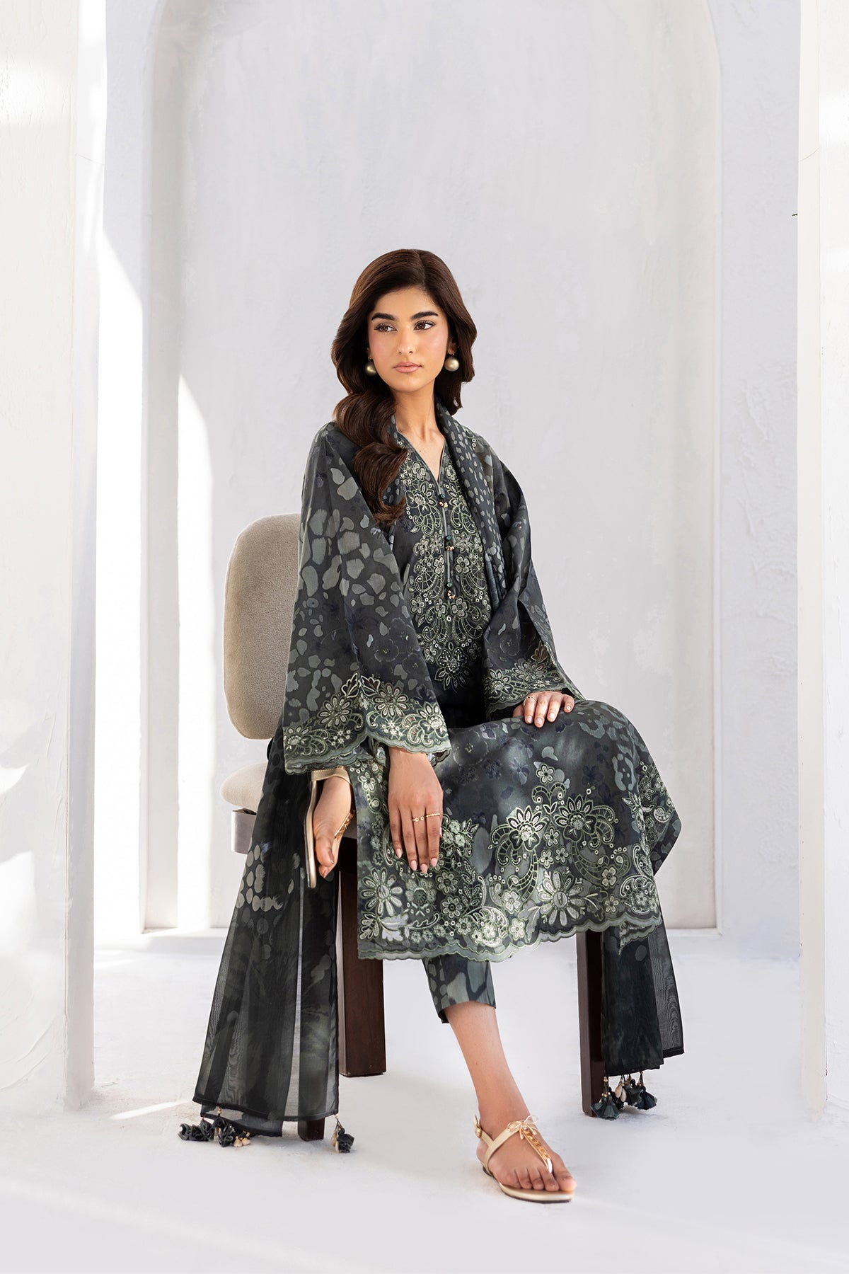 EMBROIDERED LAWN UF-4454