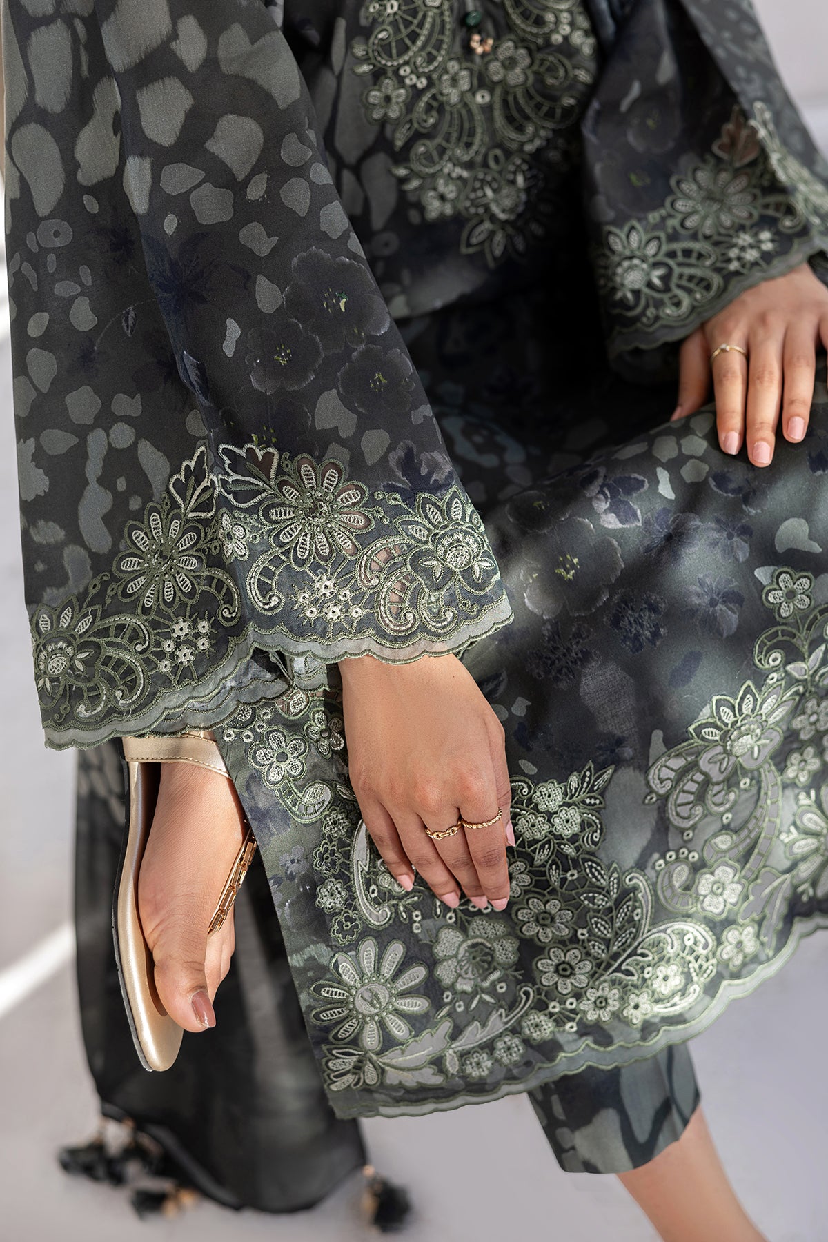 EMBROIDERED LAWN UF-4454