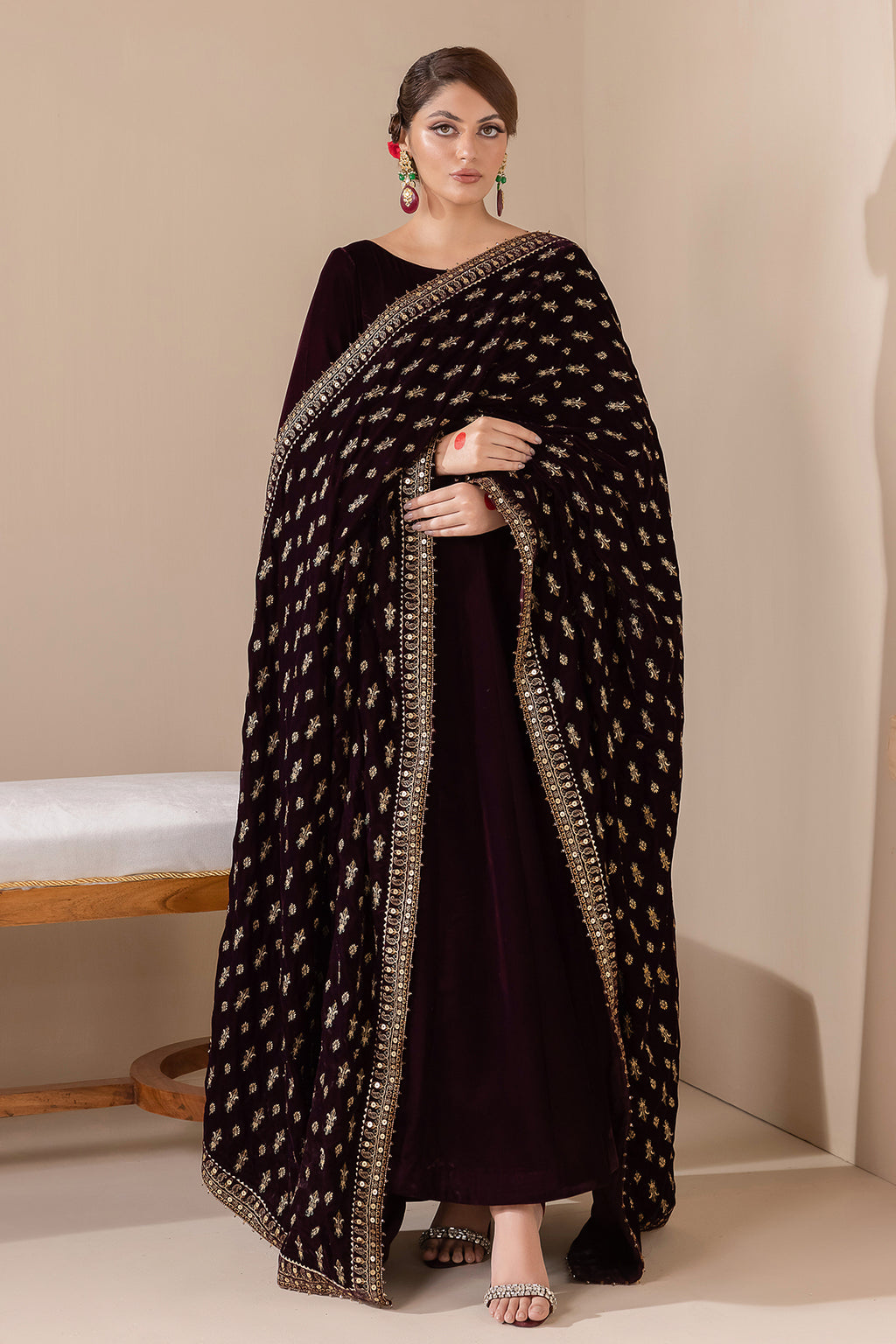 Baroque EMBROIDERED VELVET SHAWL VS-42, view 1