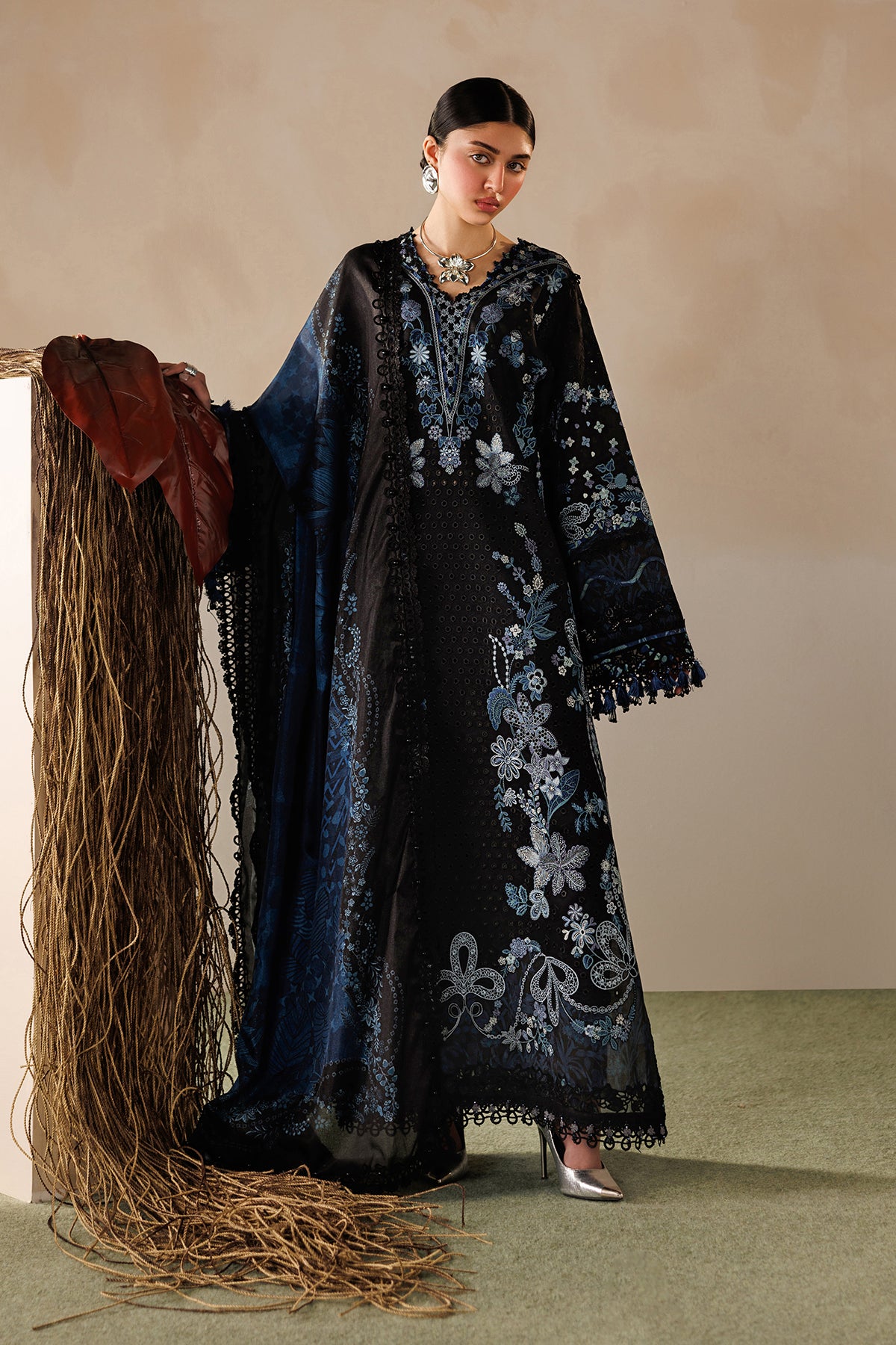 EMBROIDERED LAWN EL26-D08 STITCHED