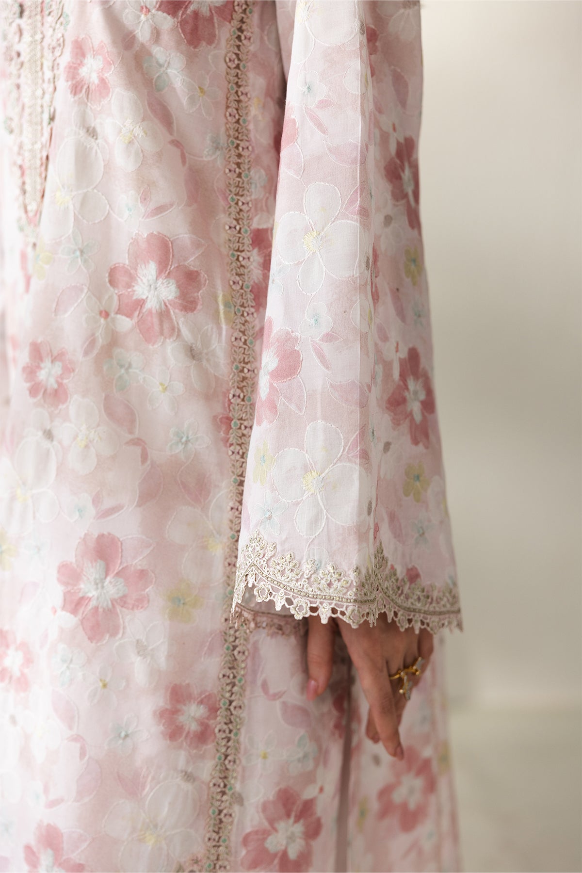 EMBROIDERED LAWN UF-4428