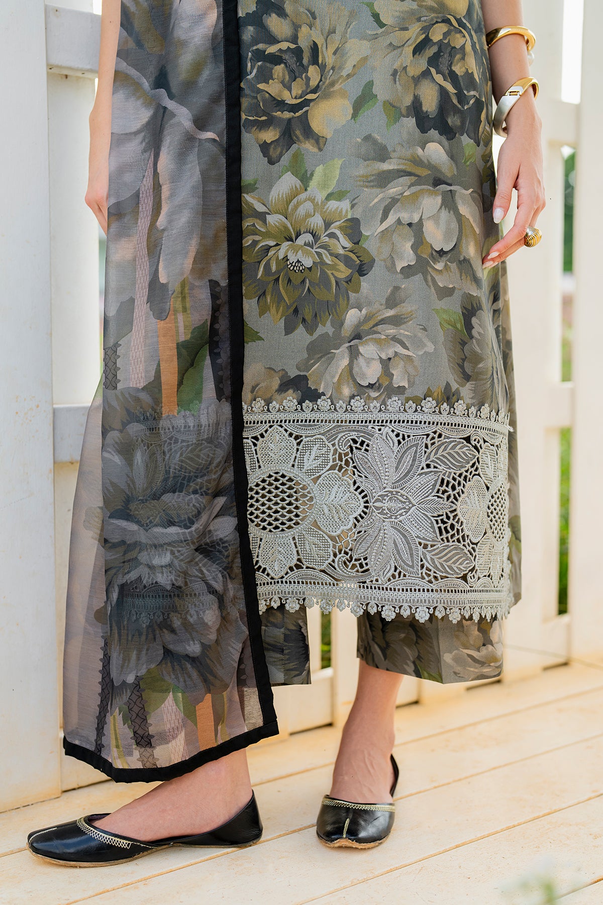 EMBROIDERED LAWN UF-4218