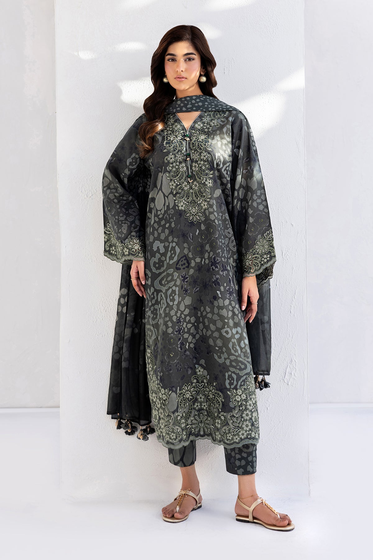 EMBROIDERED LAWN UF-4454