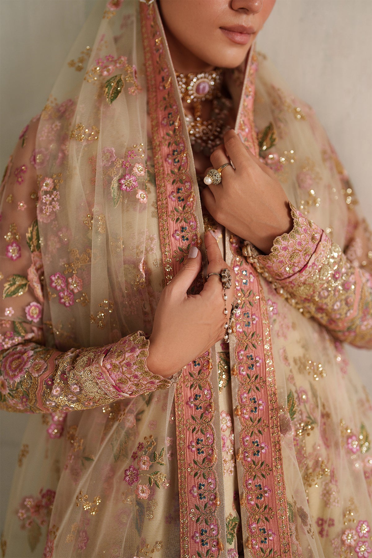 EMBROIDERED NET SF-4371