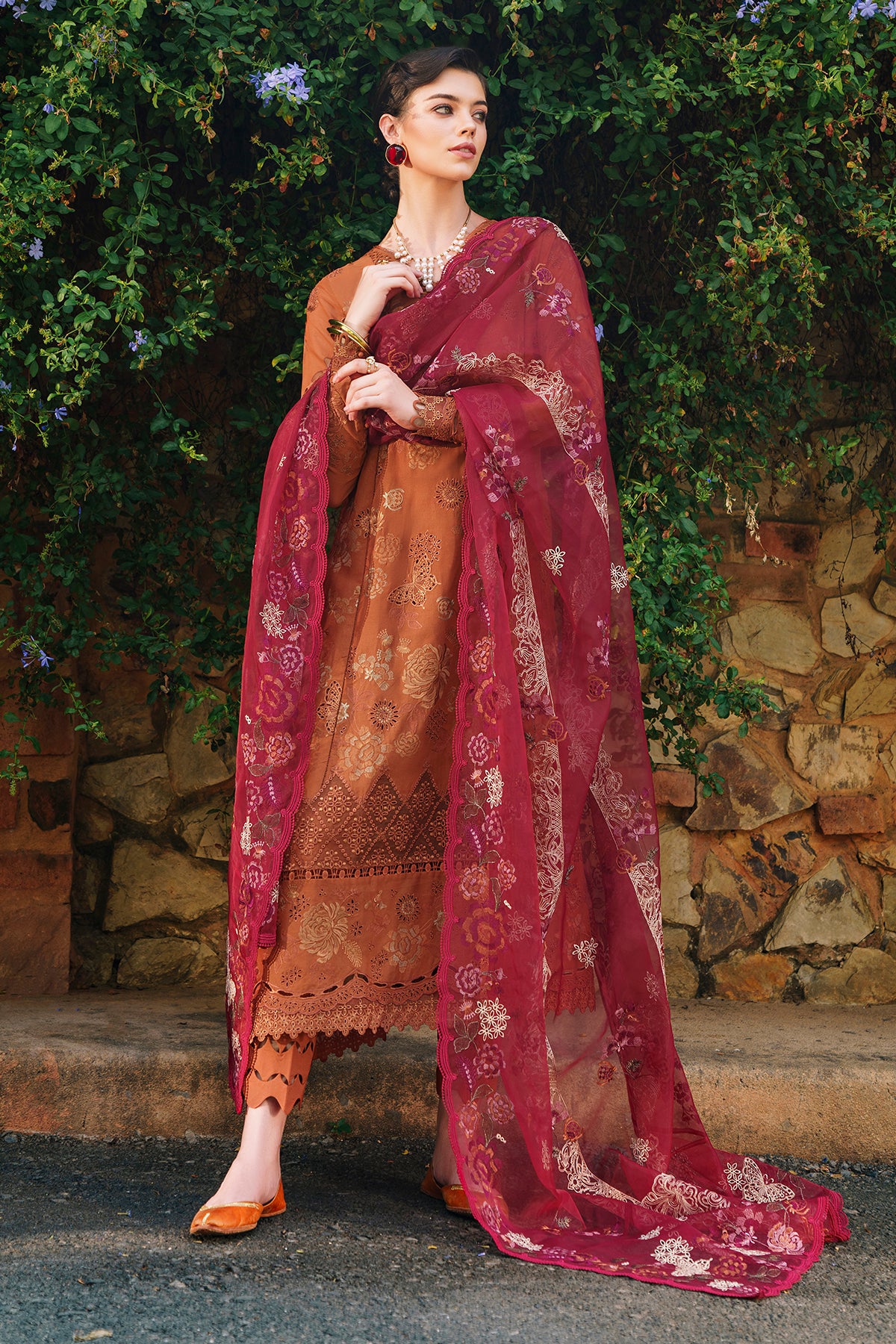EMBROIDERED SWISS LAWN  SL12-D08