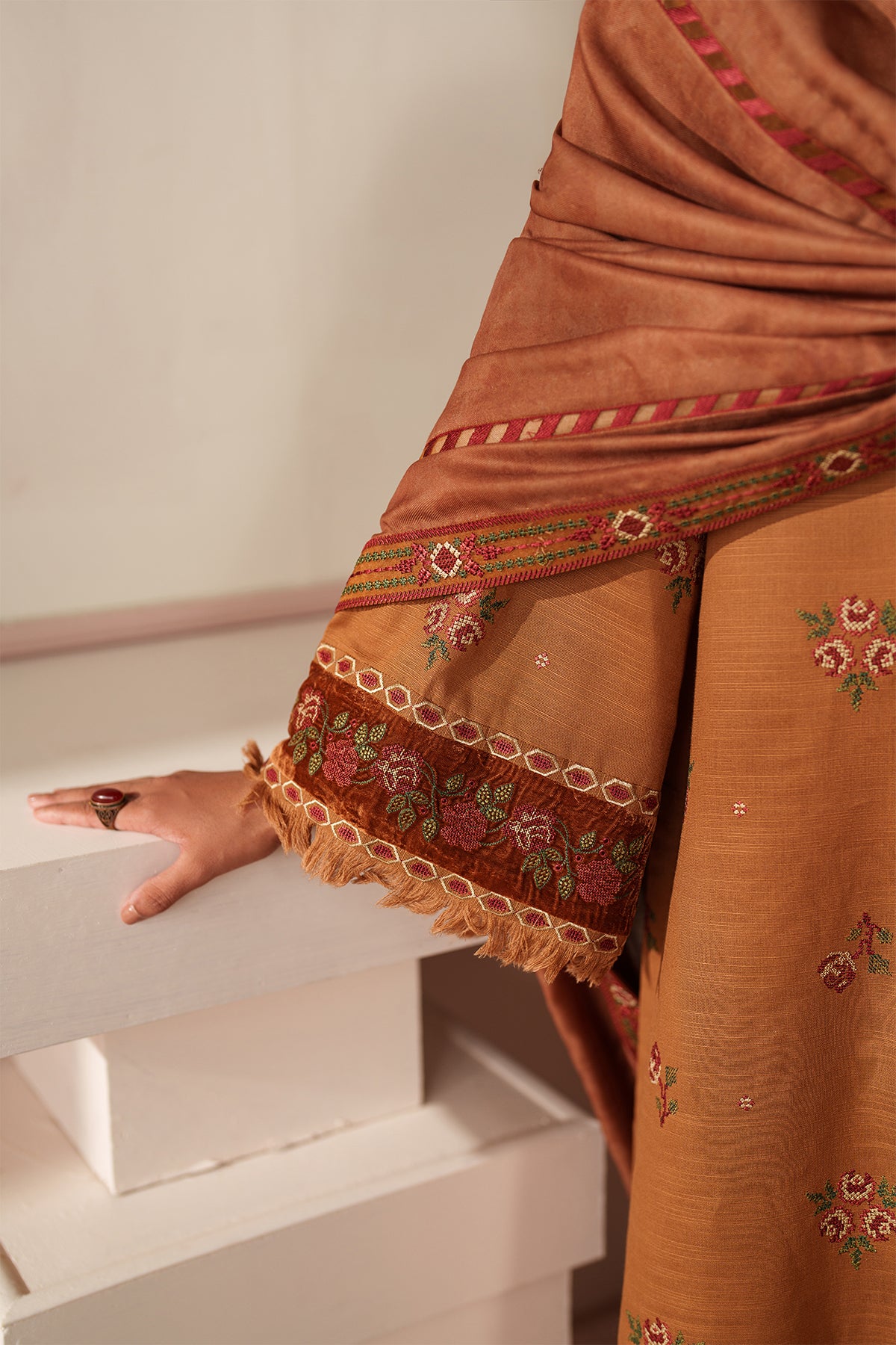 EMBROIDERED KHADDAR SF-4351