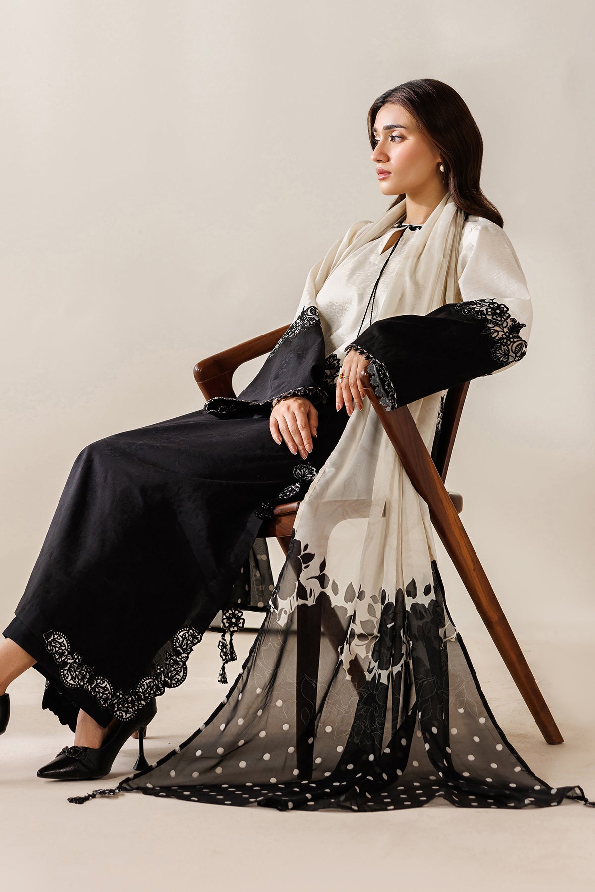 EMBROIDERED JACQUARD PR-1270