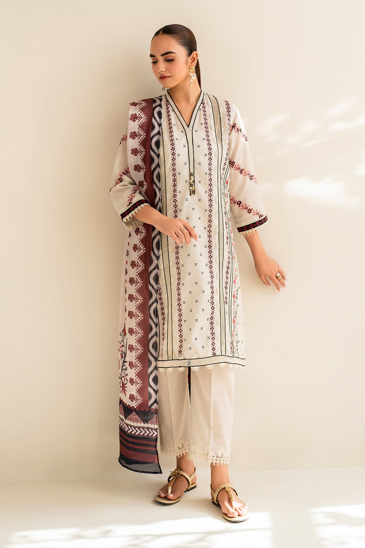 EMBROIDERED LAWN UF-678