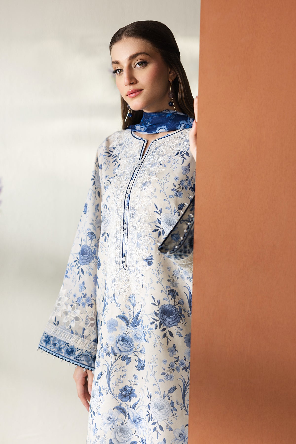 EMBROIDERED LAWN UF-4429