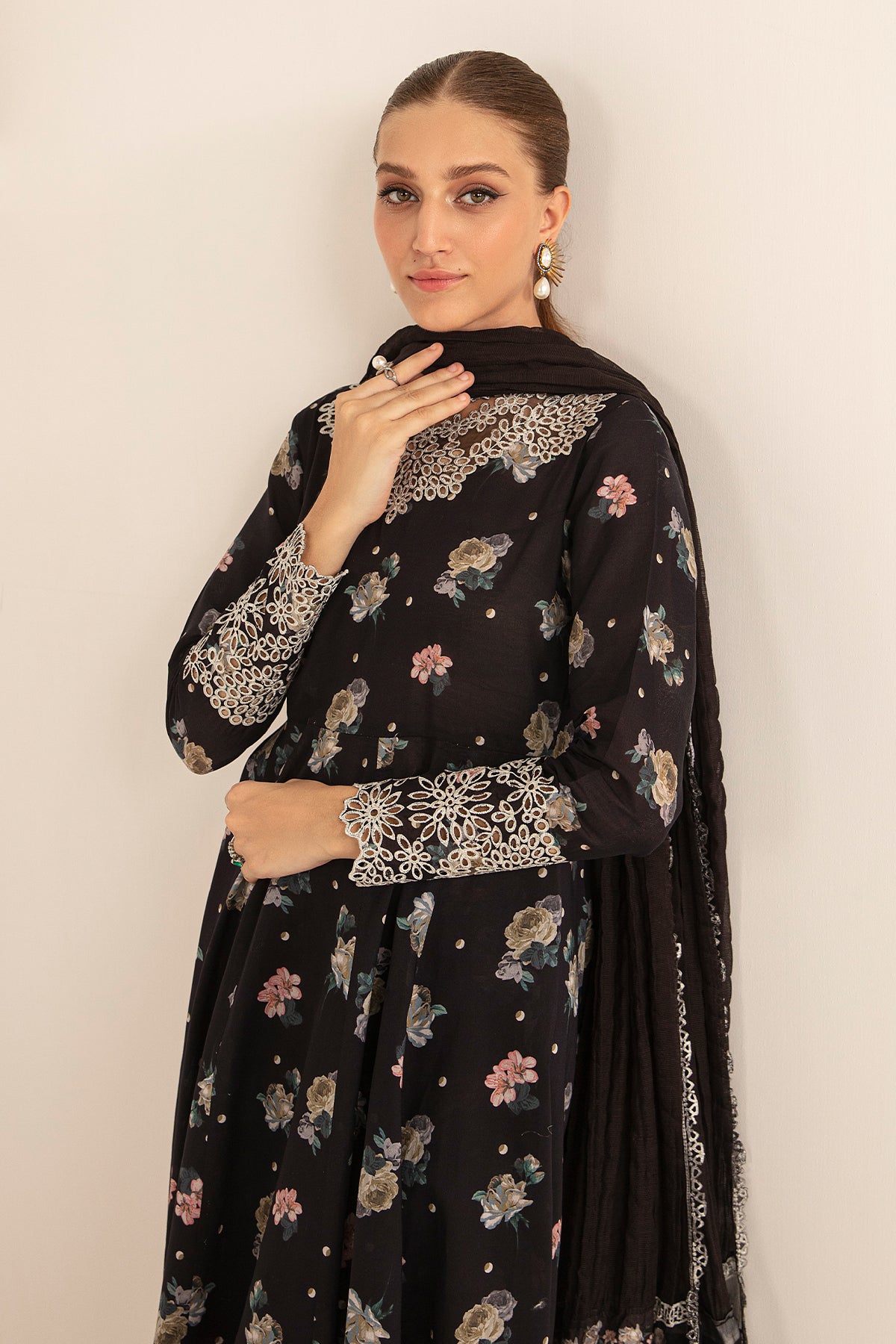 EMBROIDERED LAWN UF-406